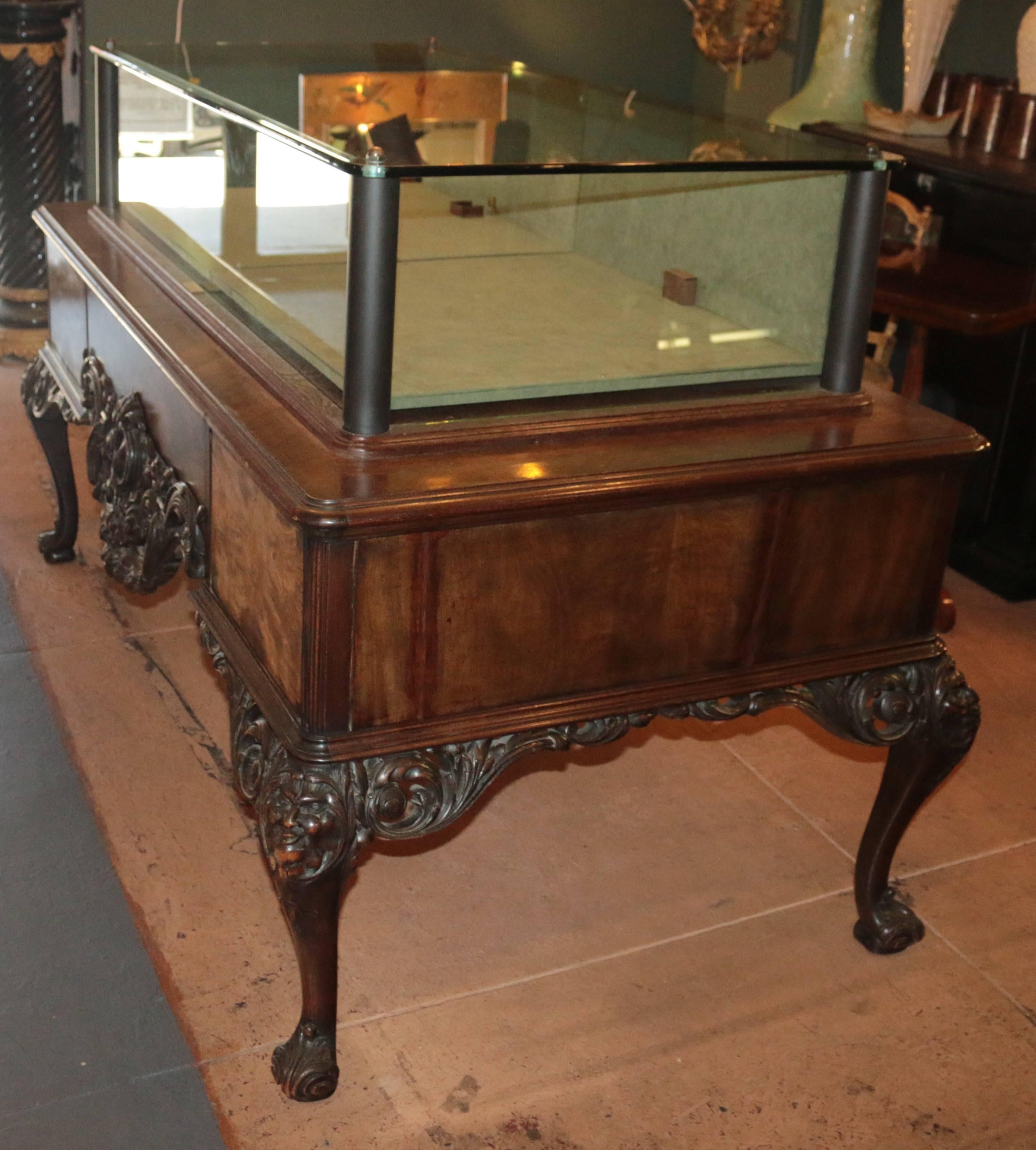 Other Buccellati Designer 19th Century Showcase Table, Vitrin