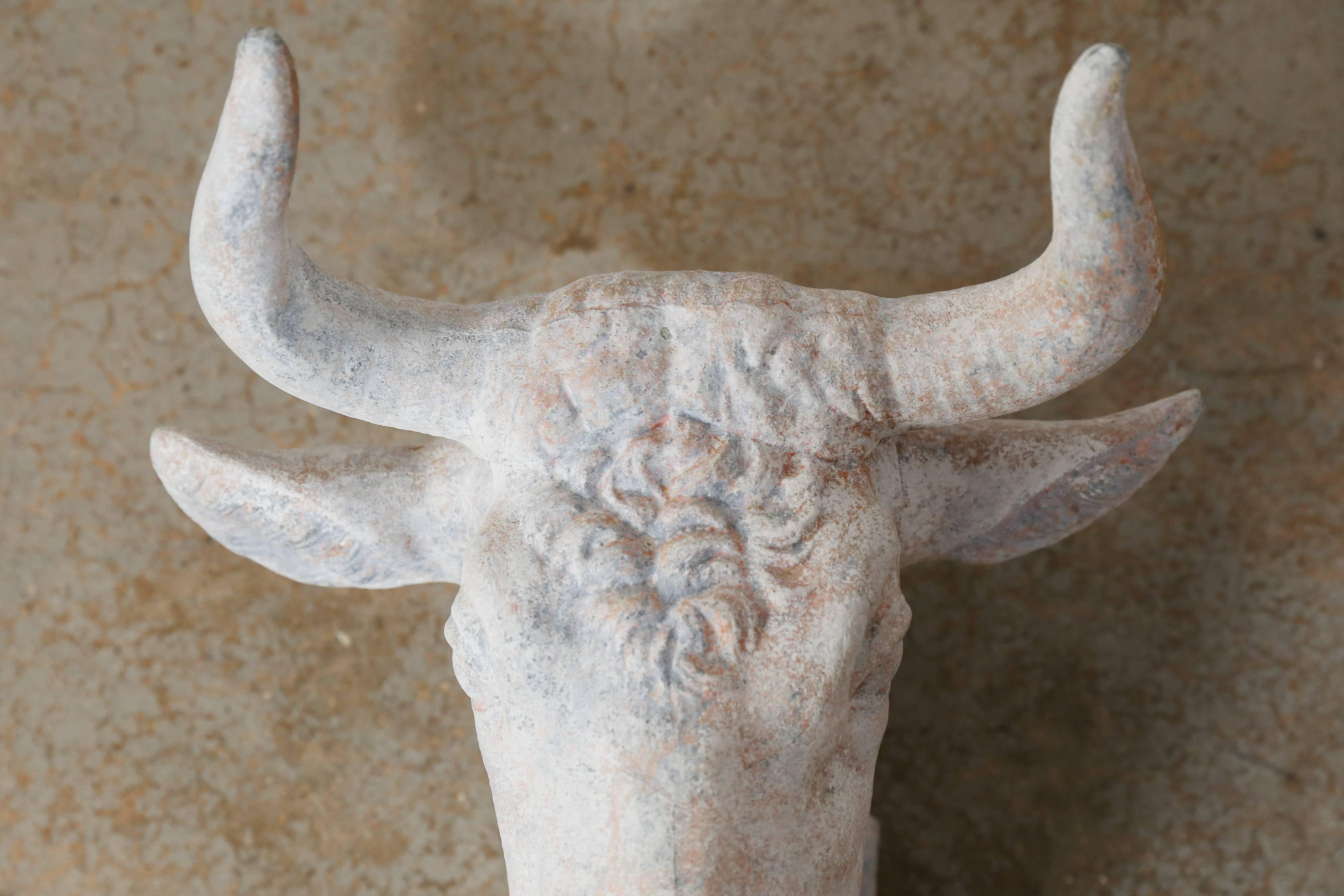 Molded Zinc Bull Head