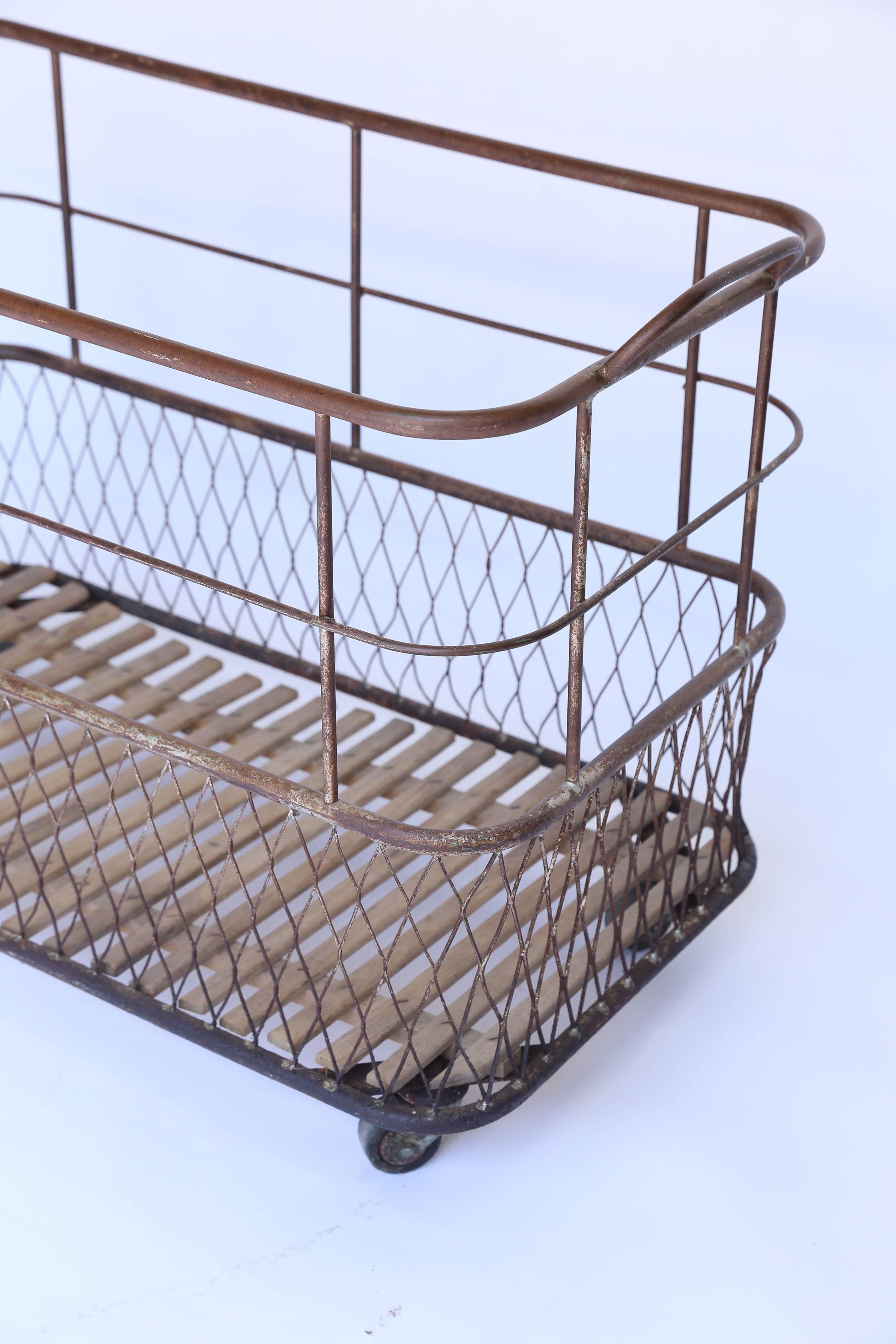Industrial Linen Cart from France In Good Condition In Houston, TX