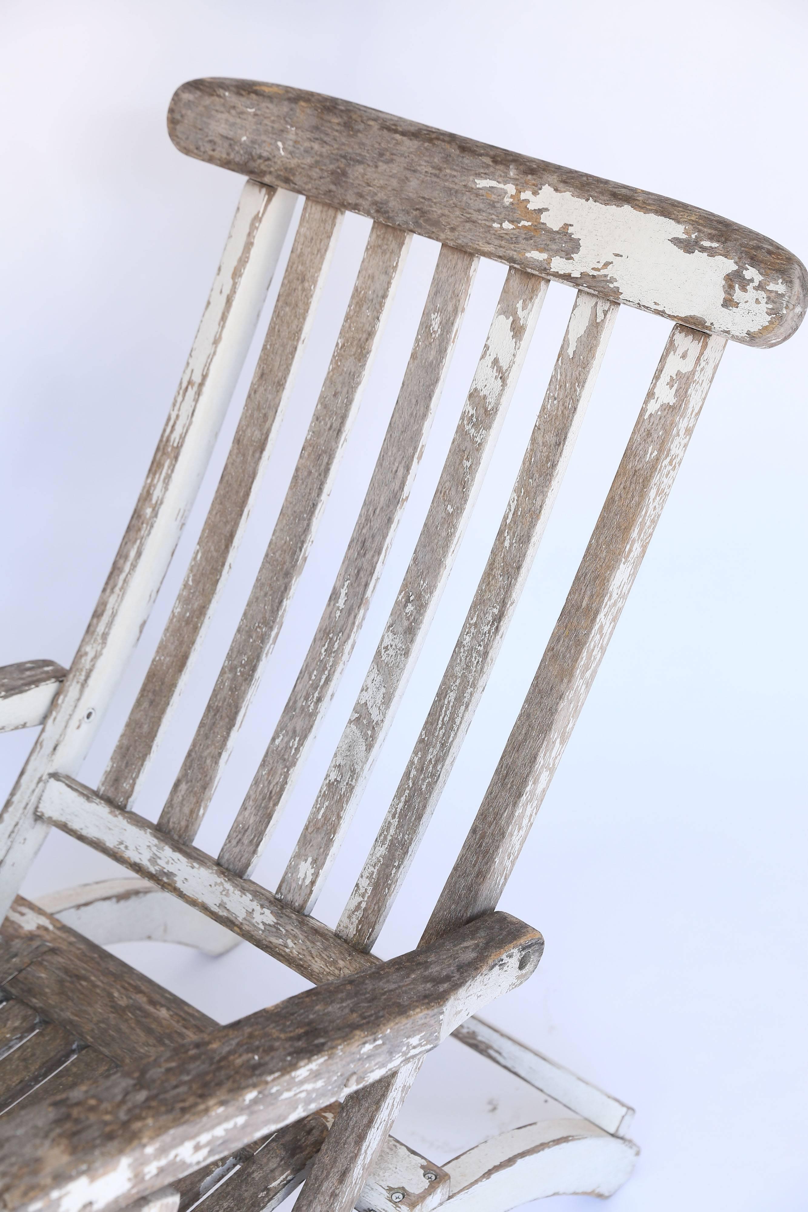 Antique Wooden Deck Chair In Good Condition In Houston, TX