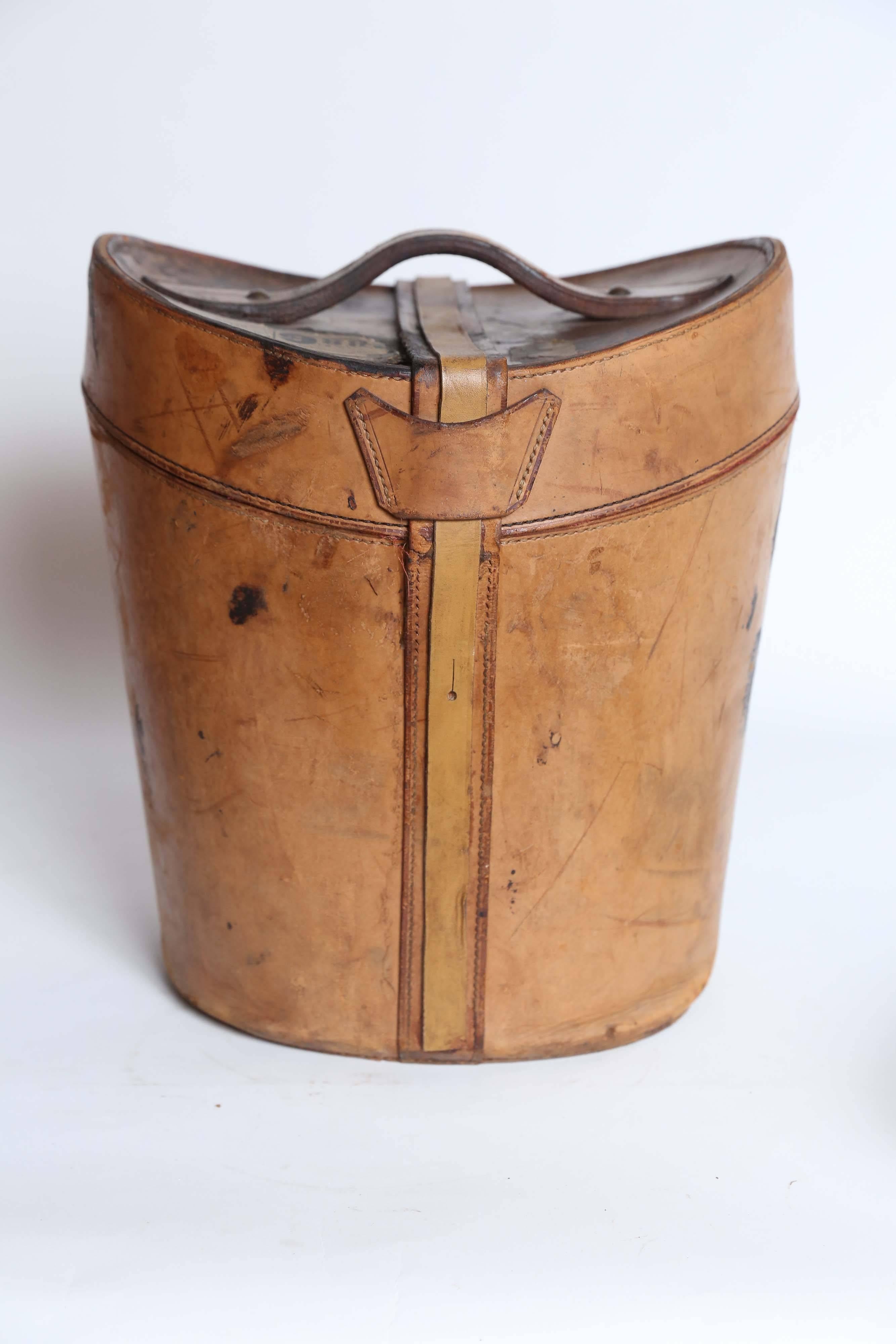 Victorian 19th Century Leather Hat Box Containing Two Men's Hats