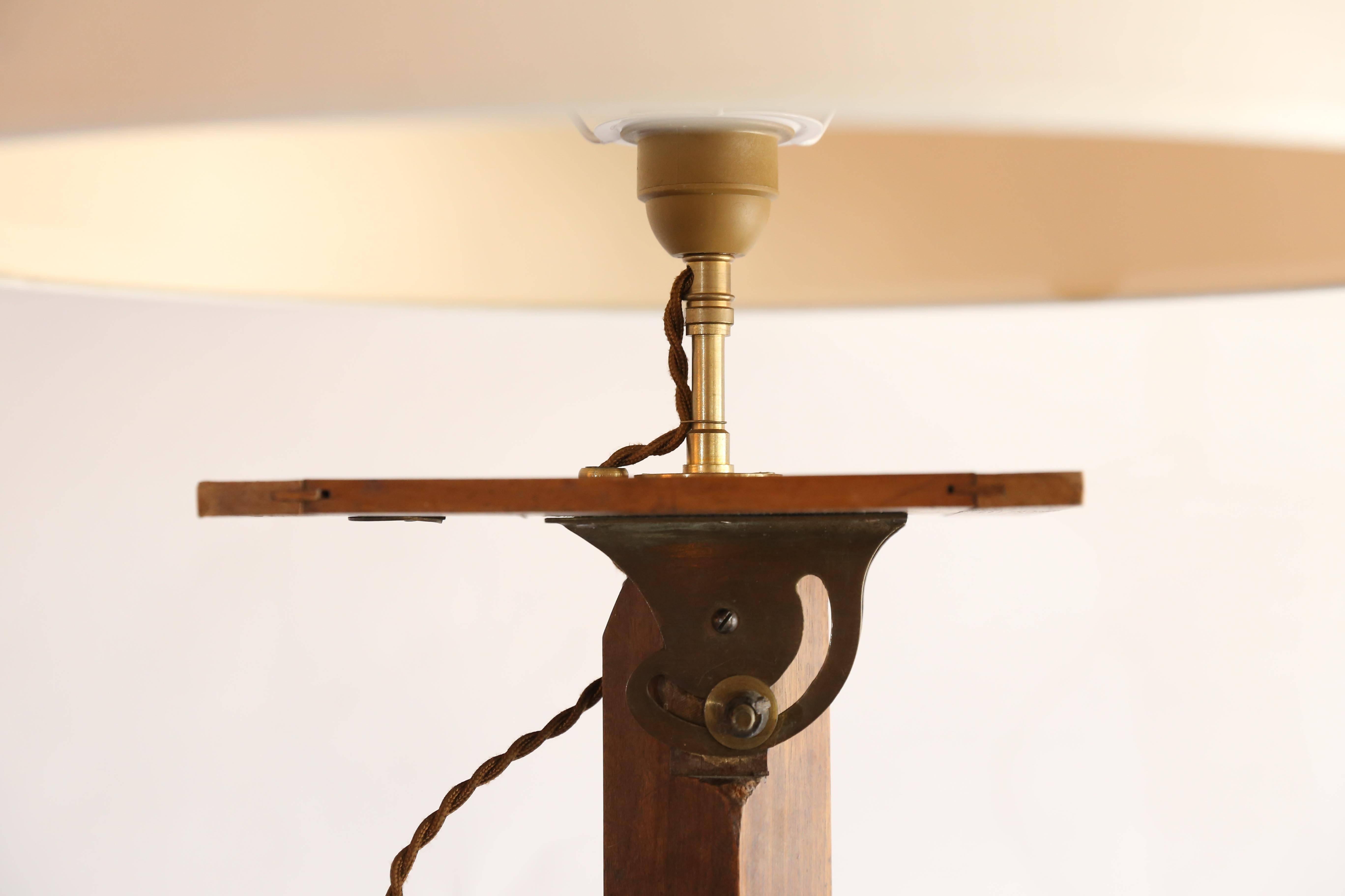 Table Lamp from Vintage Surveyor's Tripod In Good Condition In Houston, TX