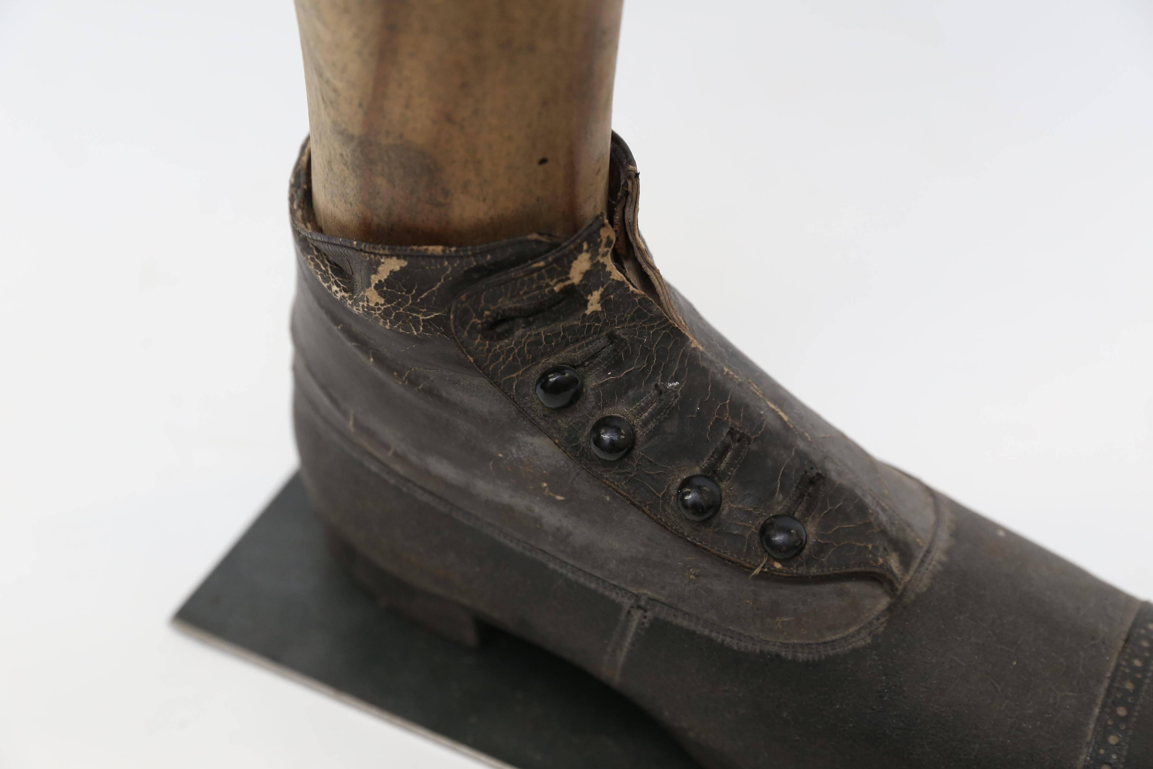 Français Chaussures pour homme victoriennes en forme de mannequin en vente