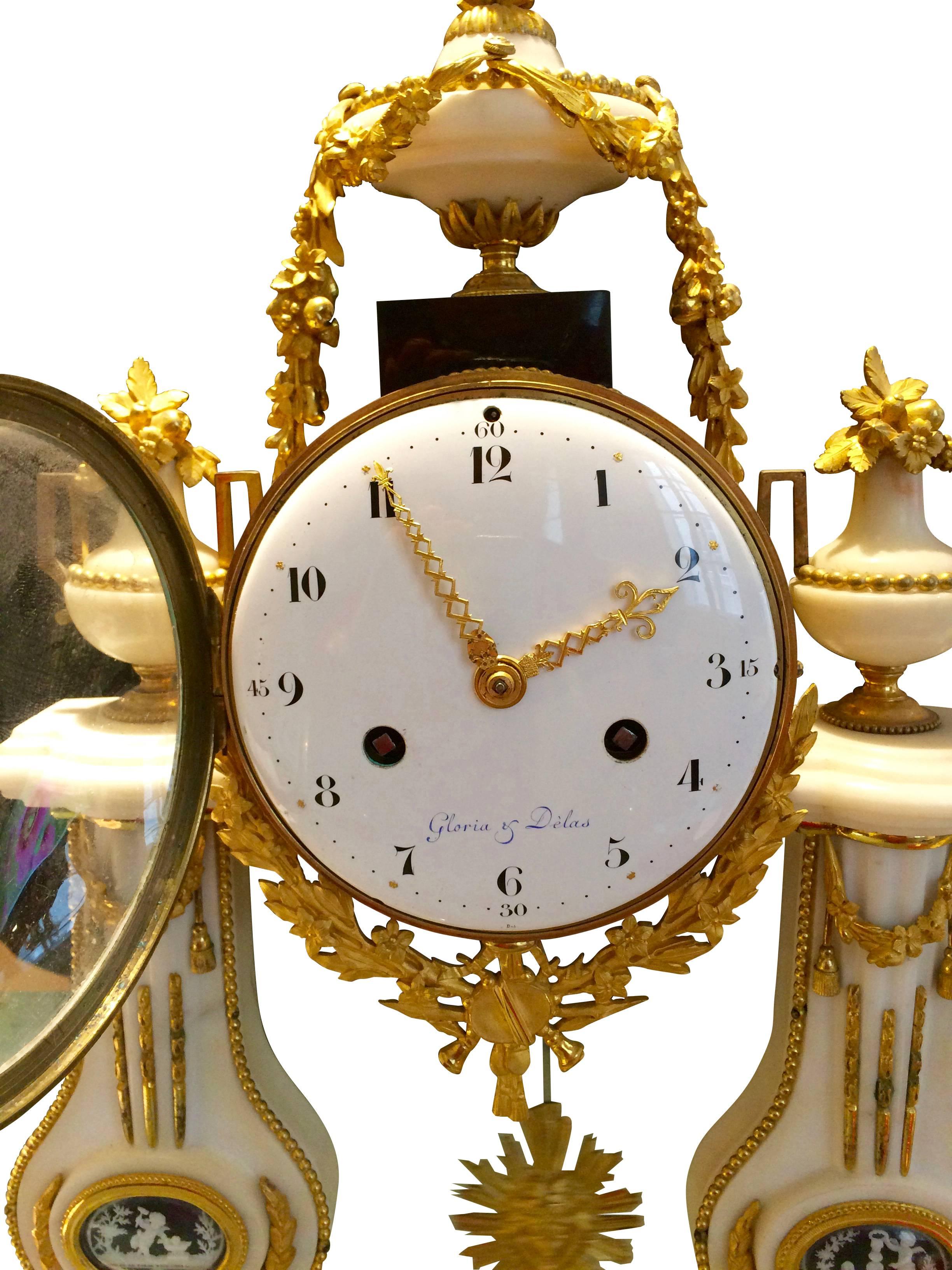 18th Century Carrara Marble Ormolu Mantel Clock In Good Condition In Salzburg, Salzburg