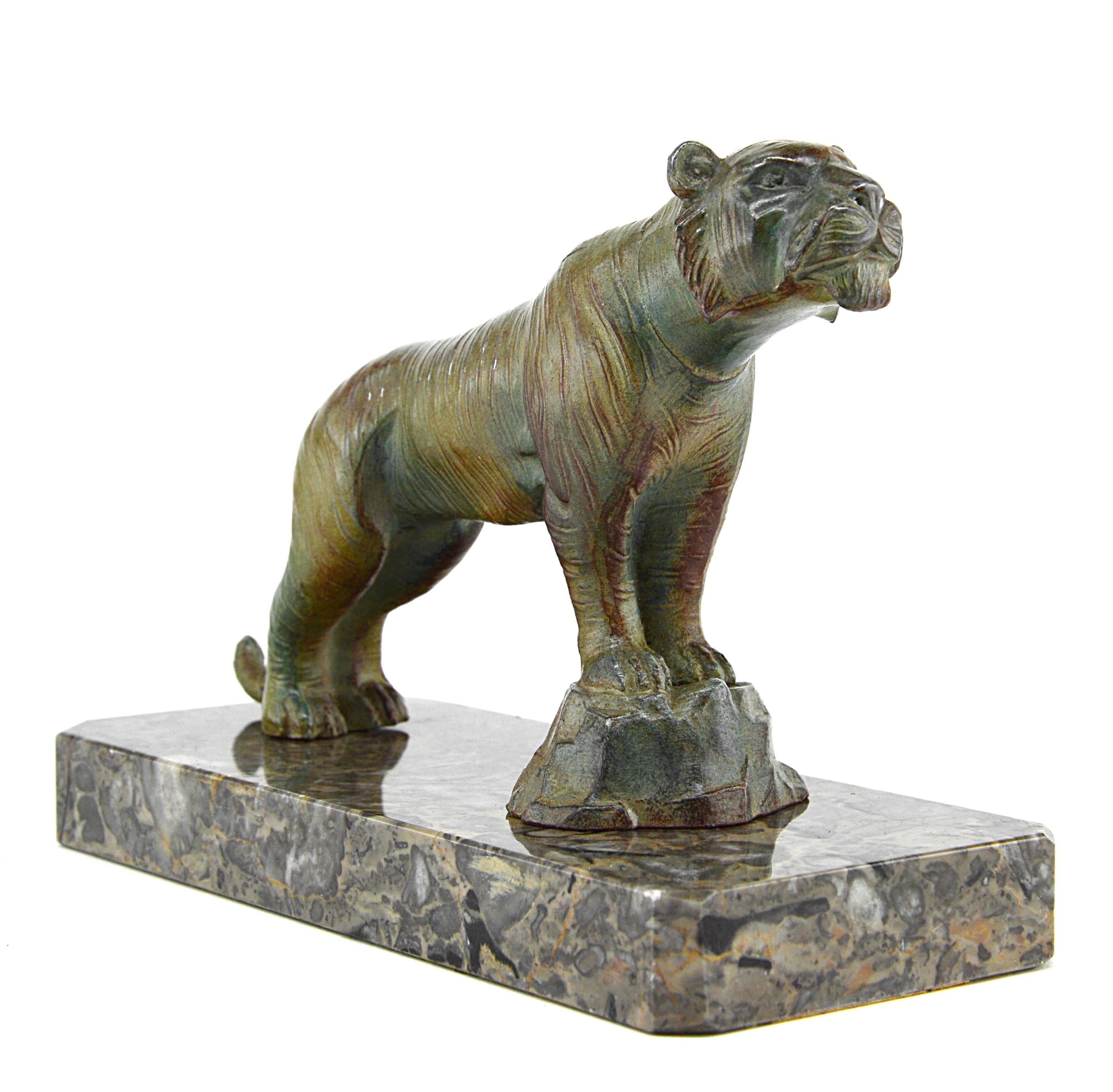 Hippolyte Moreau Pair of French Art Deco Tiger Bookends, Late 1910s 1