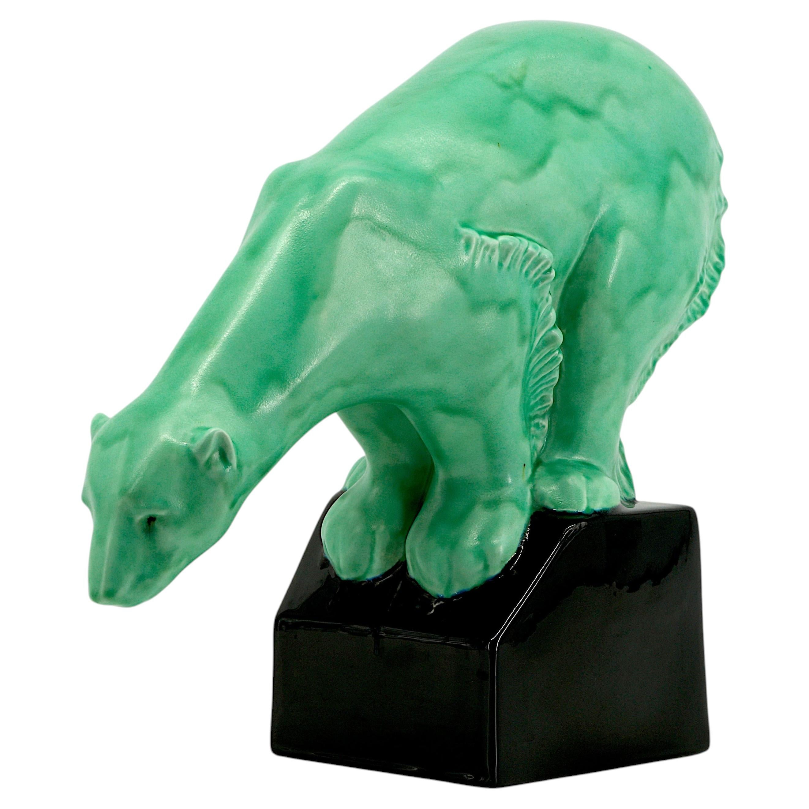 Sculpture d'ours polaire de style Art déco française, réalisée par Paul Milet, Sèvres, vers 1930