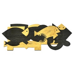 Roger Capron « Les Poissons », sculpture murale rare en plomb doré, France, vers 1968