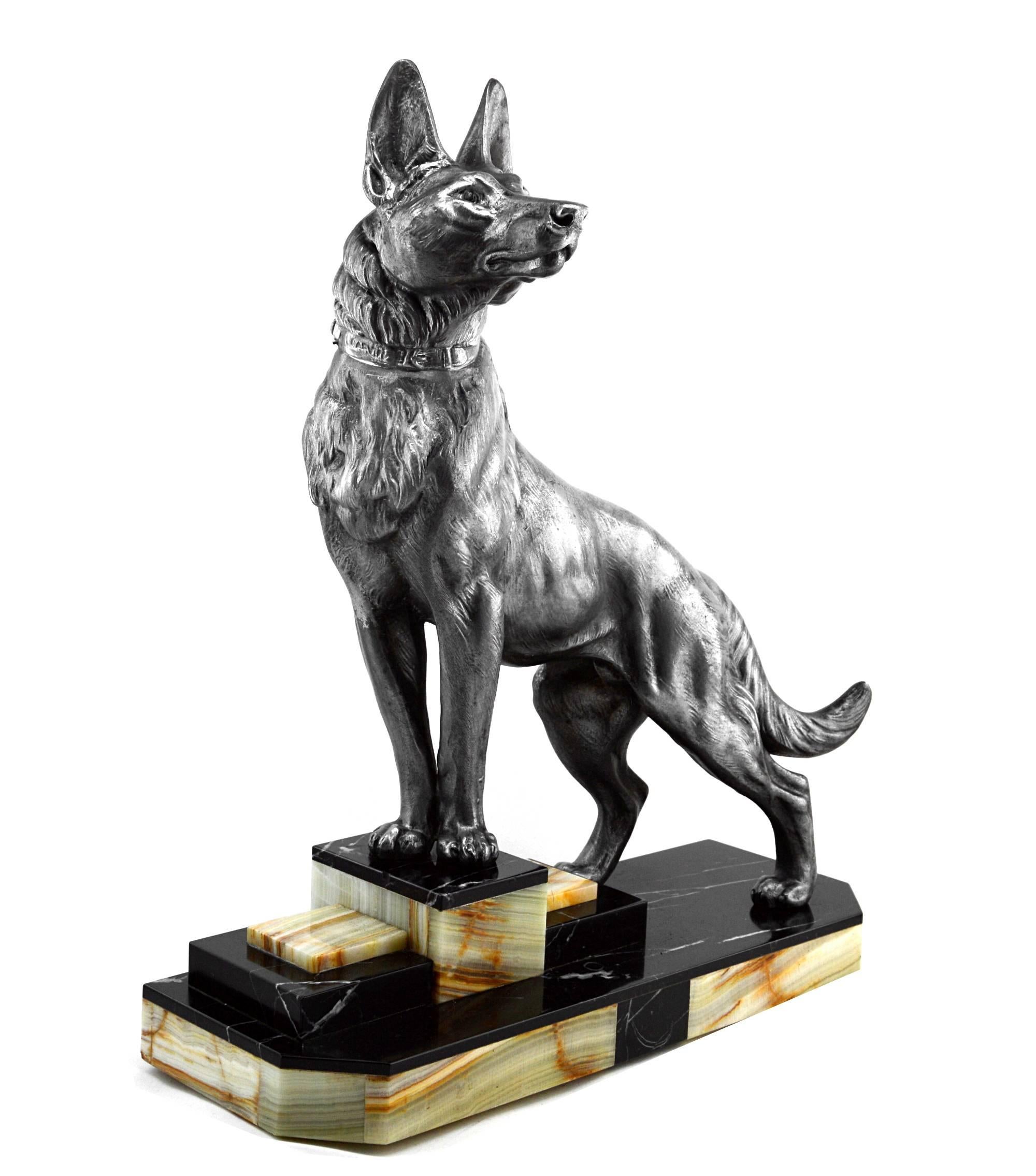 Louis-Albert Carvin Large French Art Deco German Shepherd Sculpture, 1930 In Good Condition In Saint-Amans-des-Cots, FR