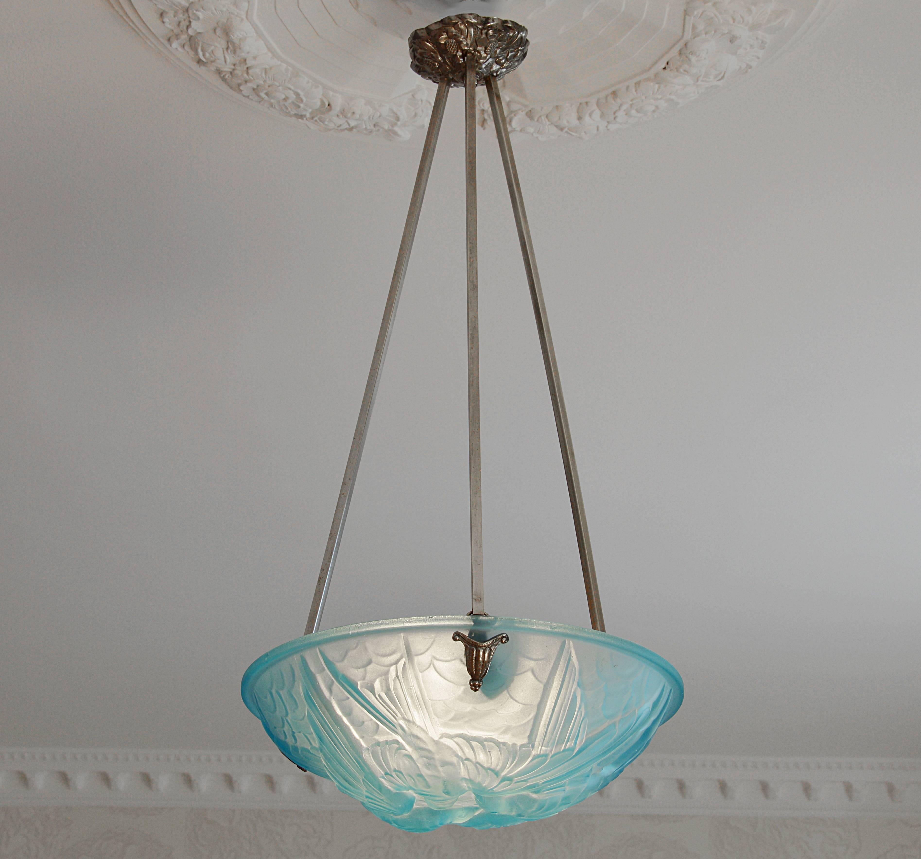 French Art Deco pendant chandelier by Jean Noverdy (Dijon), France, late 1920s. Frosted blue glass shade. Three swallow pattern. Original brass and bronze (hidden-holes) fixture. Can be shortened. Delivered wired for your country usage (EU,
