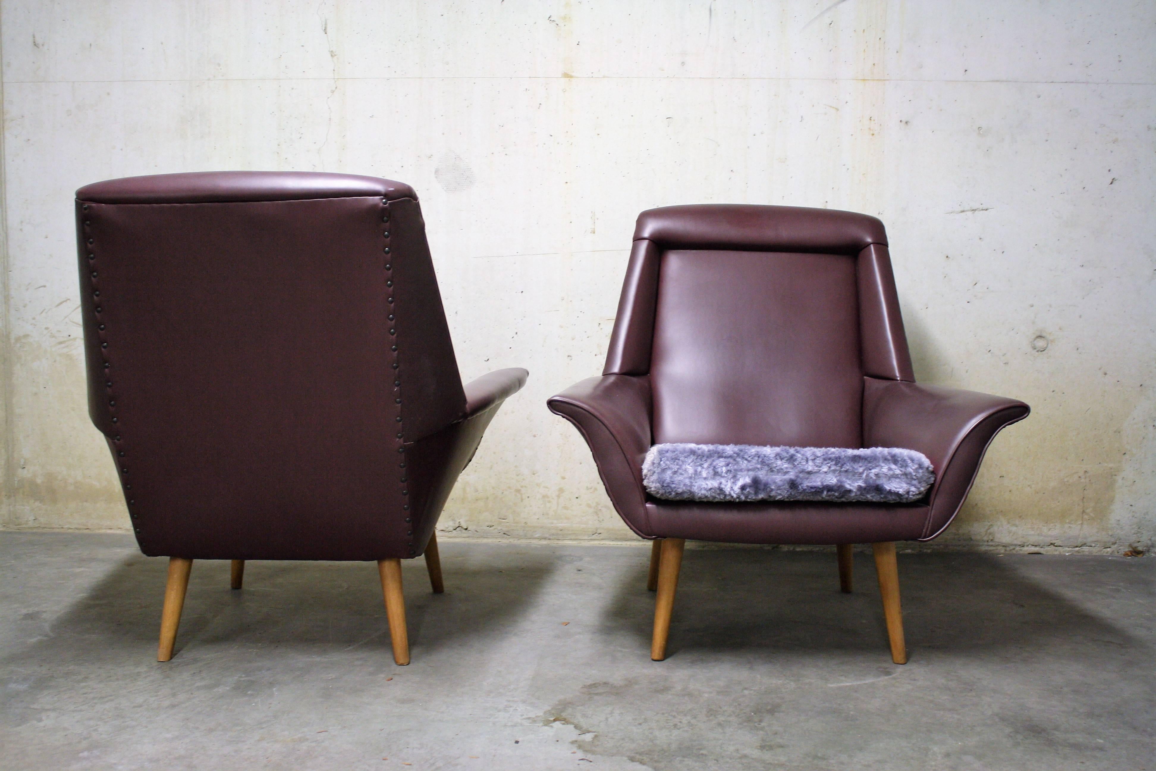 Pair of Vintage Purple Cocktail Chairs, 1960s In Good Condition In Sint Joris Weert, BE