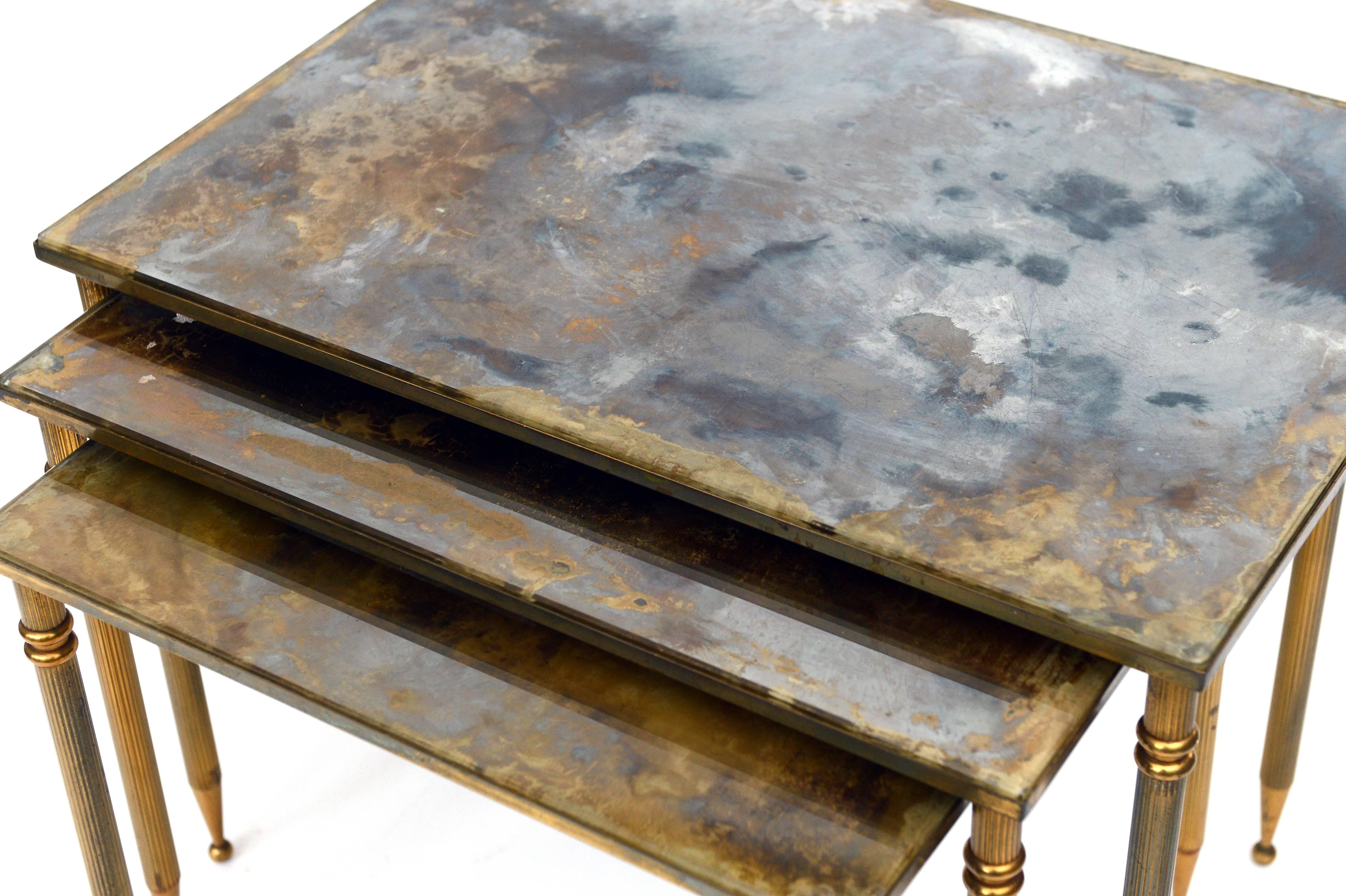 Set of French Brass Neoclassical Nesting Tables In Good Condition For Sale In Sint Joris Weert, BE