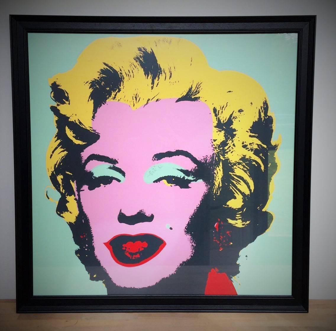 Silk screen printed version of the iconic Marilyn Monroe series.​
​
This example is published by Sunday B. Morning.
​
The print is framed and has a dimension of 100 x 100cm.
​ 
Blue ink version​
​
The color mix gives this piece it's lively