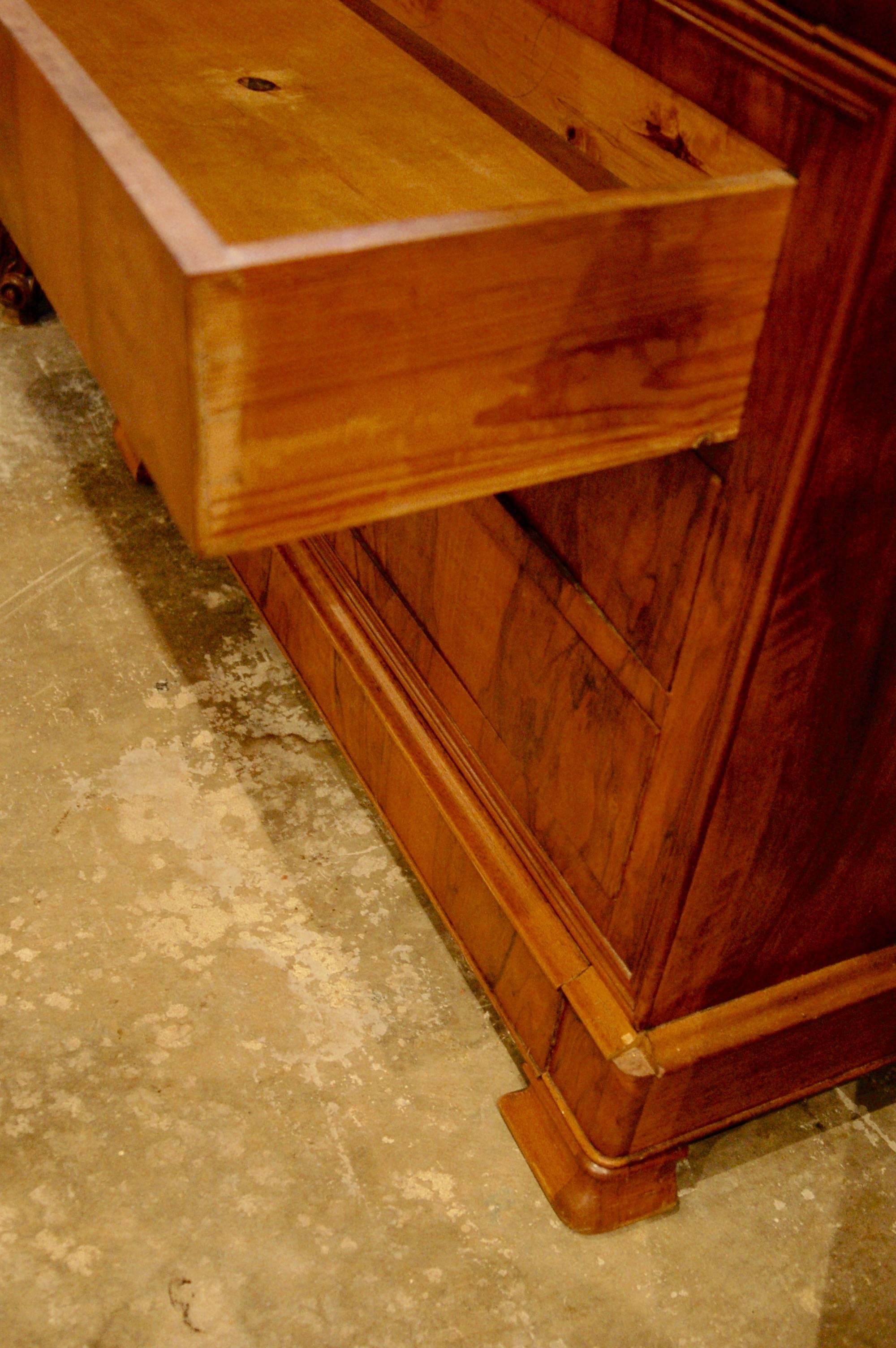 Burl Walnut Marble-Top Commode In Excellent Condition In Atlanta, GA