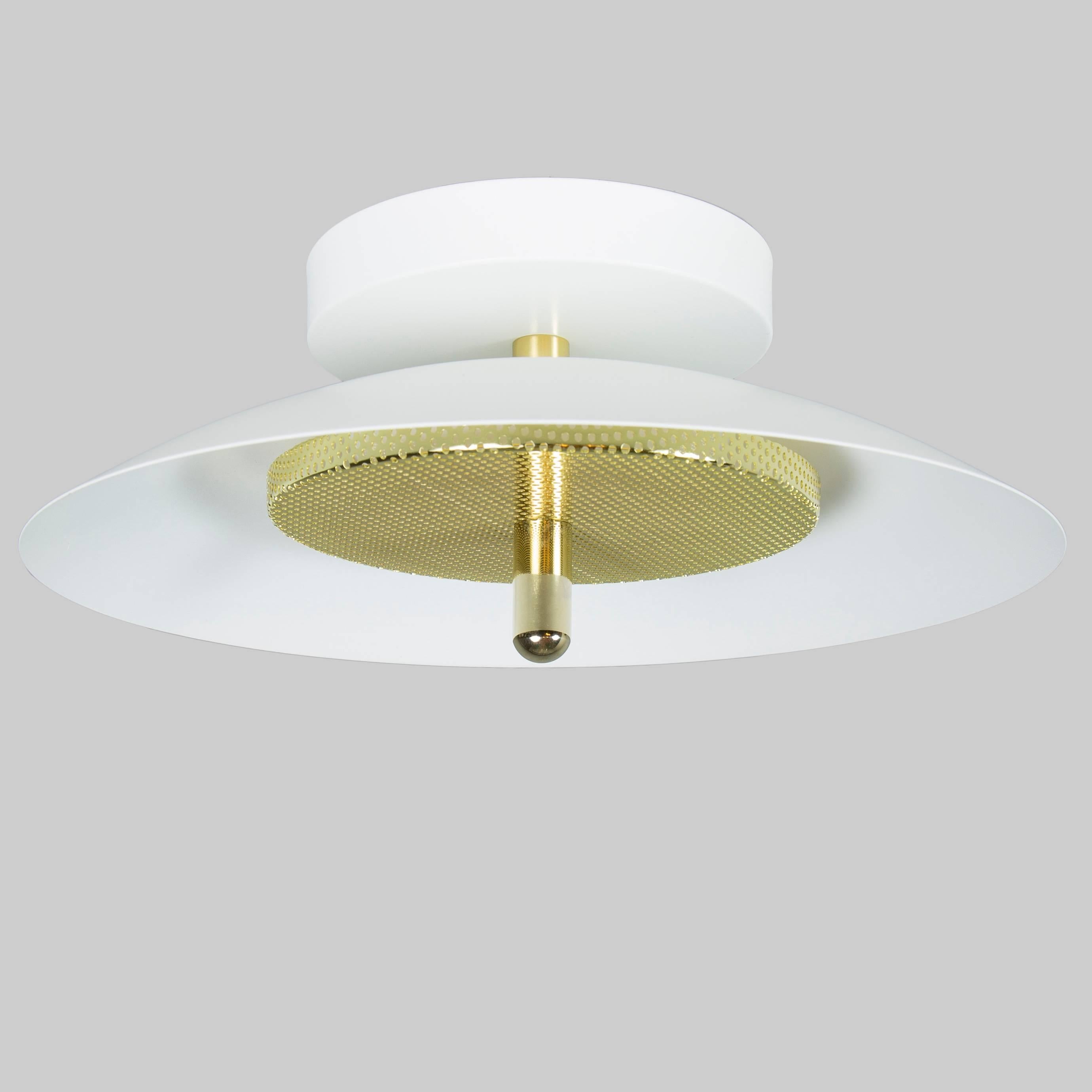 Américain Applique Signal, blanche et en laiton, de Souda, fabriquée sur commande en vente