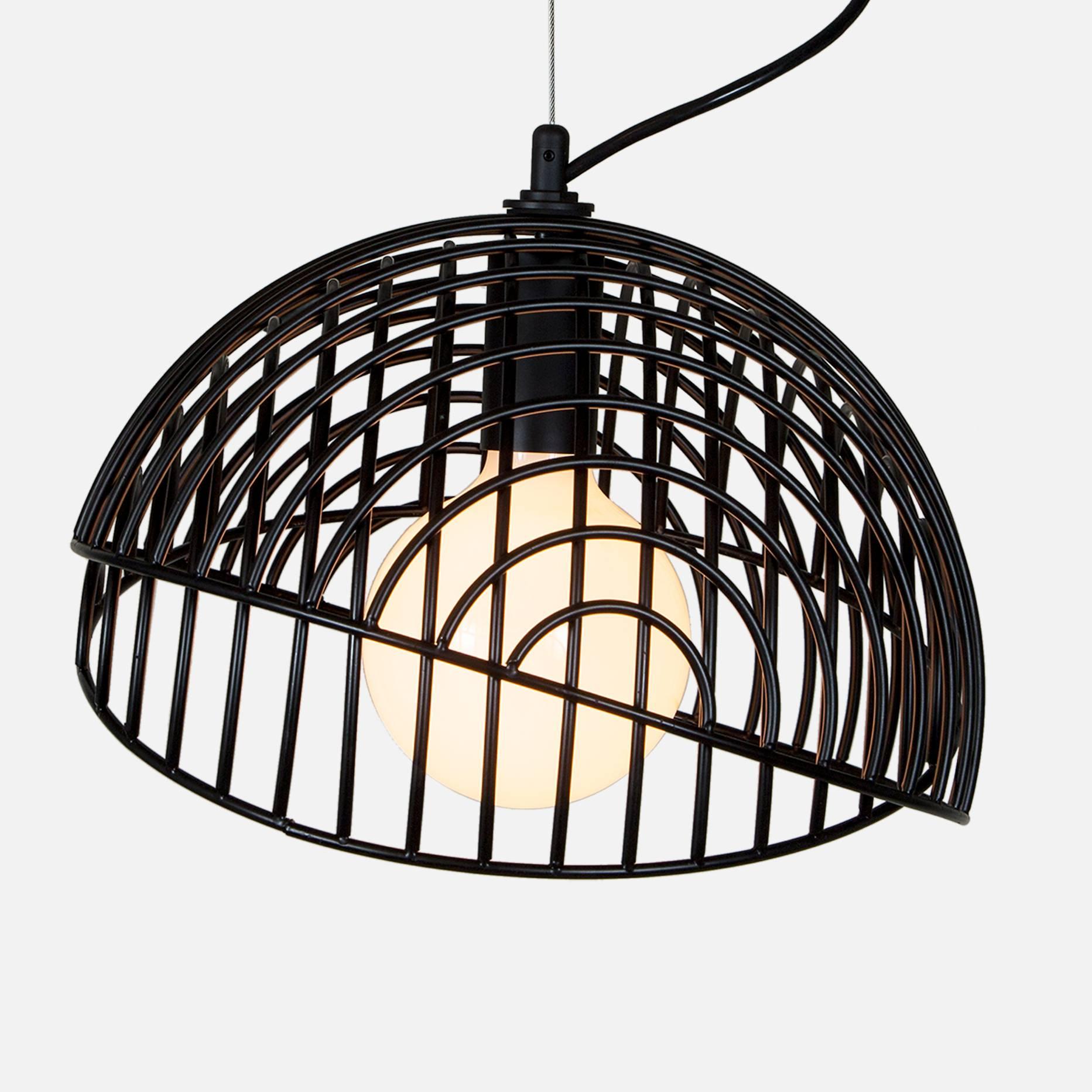 XXIe siècle et contemporain Lampe à suspension Dana, noire, de Souda, fabriquée sur commande en vente