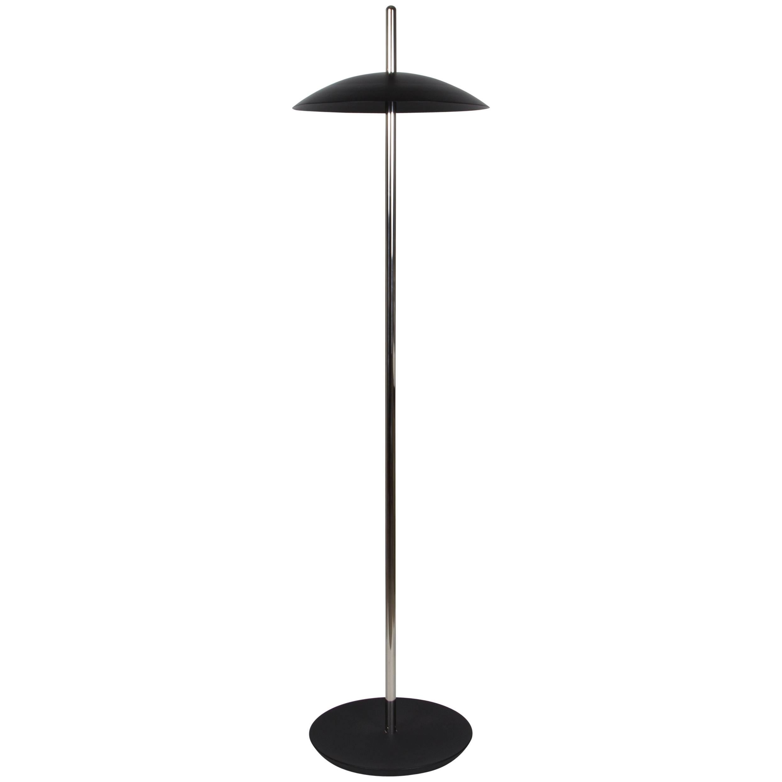 A clear distillation of line weight, the signal floor lamp stands effortlessly in virtually any setting. From a cast iron base a polished stem rises to intersect its spun aluminum shade which houses warm LEDs. Both modern and minimal, the signal