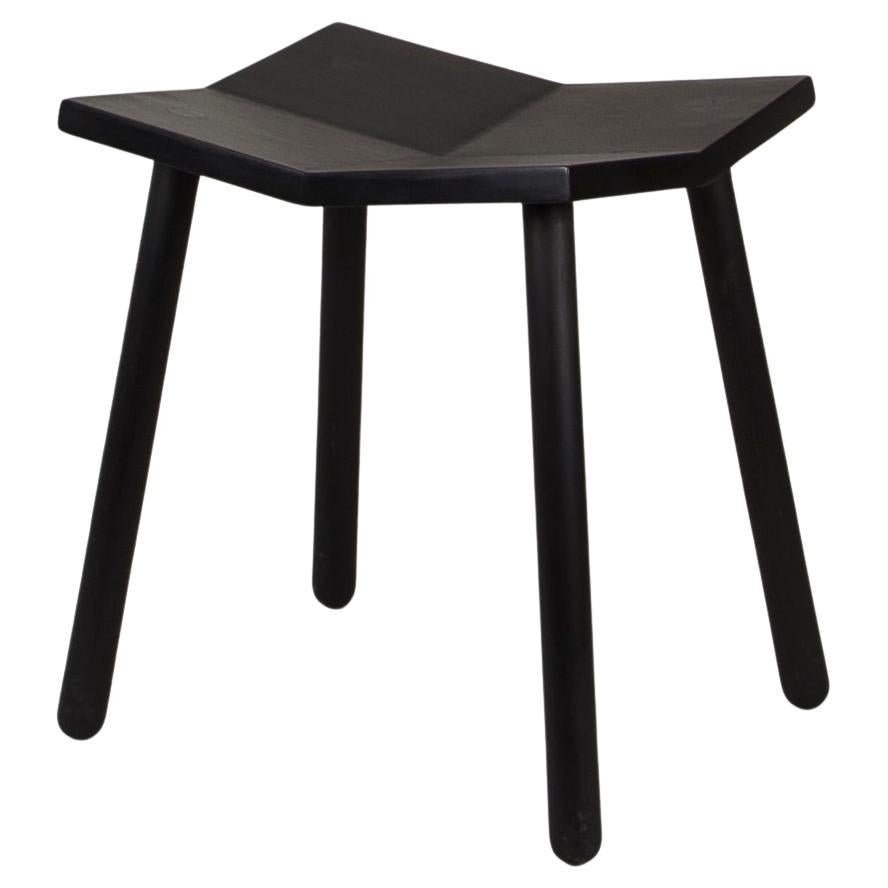Gehrungshocker, von Souda, Schwarz, Holz, Bodenmodell
