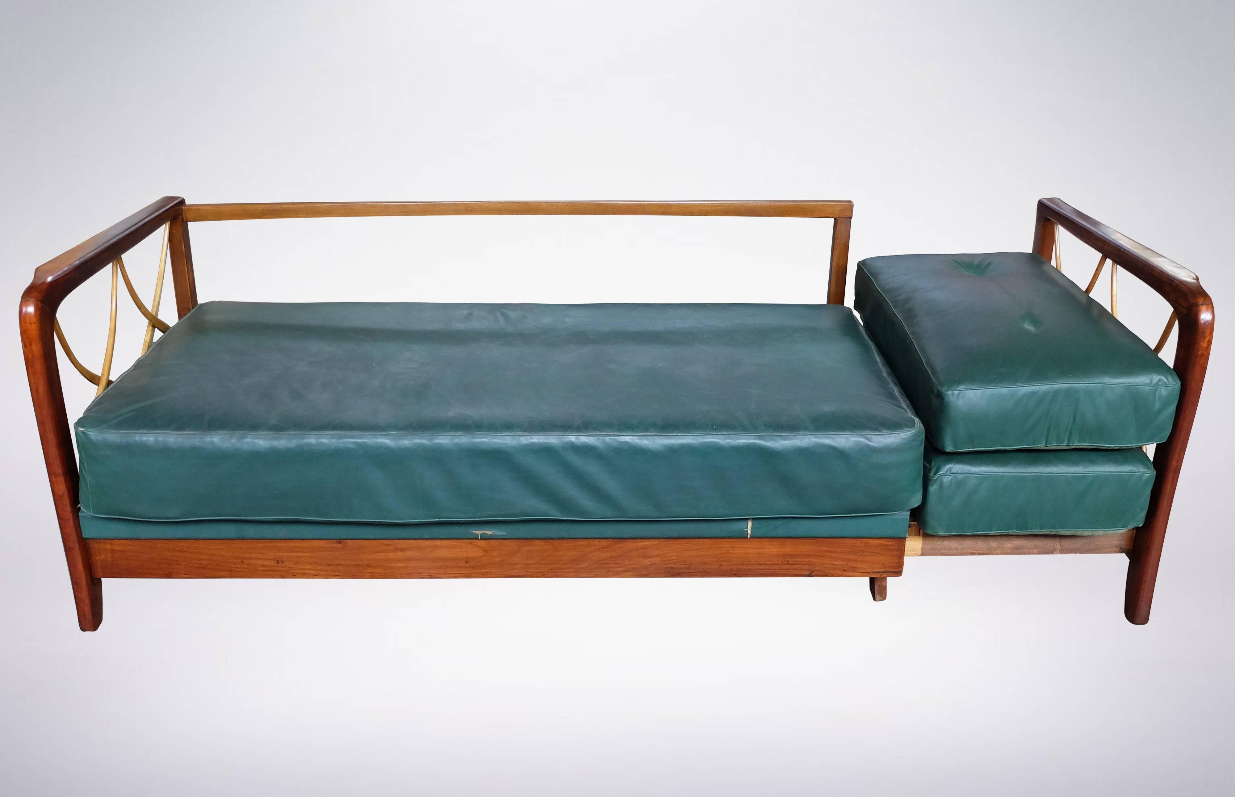 Mid-Century Modern Daybed in Green Leather Attributed to Paolo Buffa