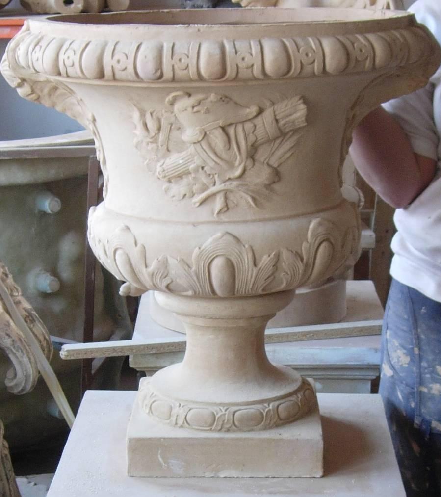 Terracotta Vase Medici after an 17th Century Model In Excellent Condition For Sale In La Plaine Saint-Denis, FR