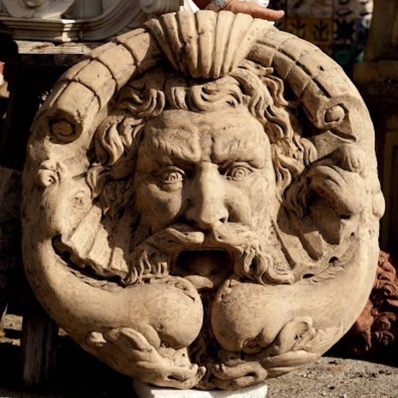 Art reproduction in terracotta, mask for fountain or garden ornament, H 78 X L 74 x P 23 cm.
This mask belongs to the Fontana del Mascharone in Rome.Originally used to water cattle on the Campo Vaccino, it's source was Acqua Felice.
Built in 1593,