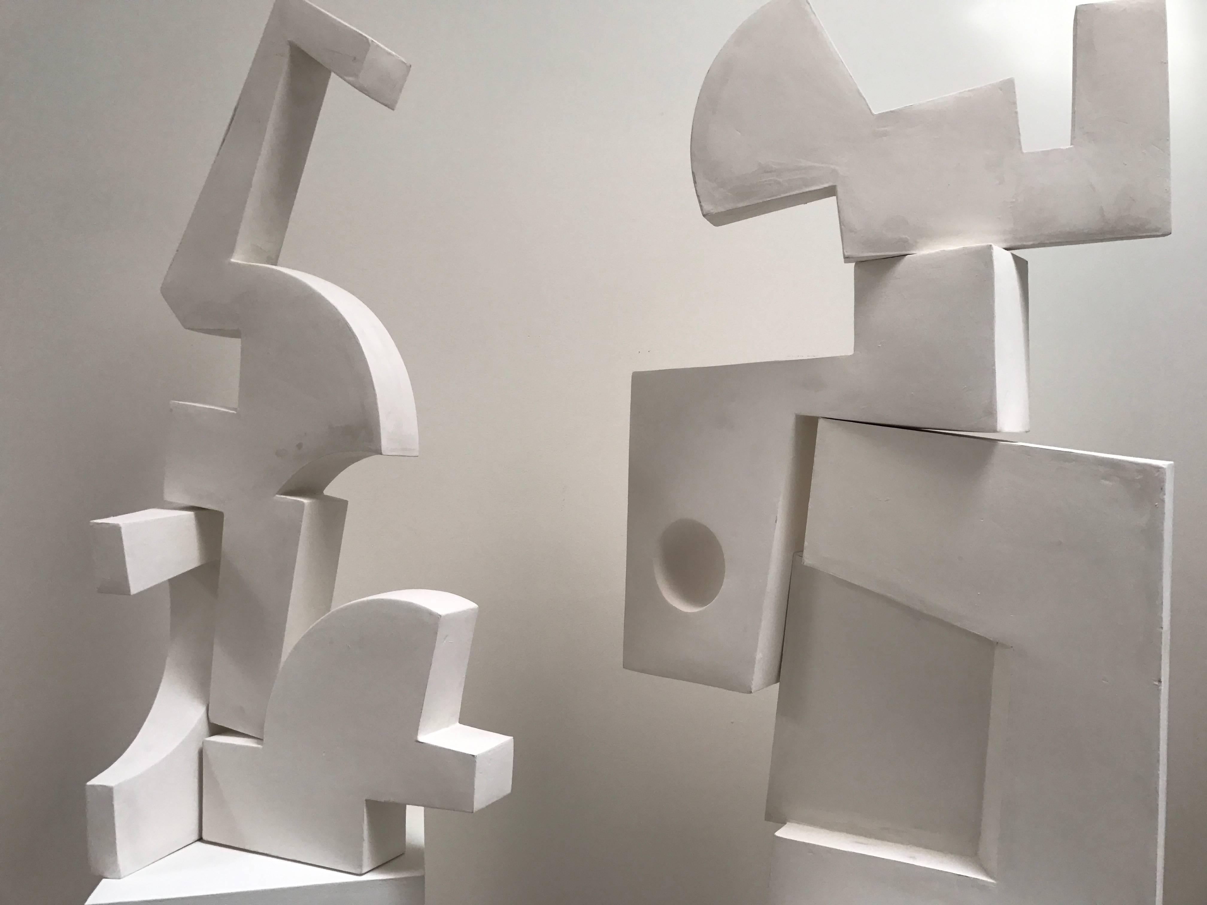 Abstract Pair of Modernist Sculptures in Plaster by Gareth D. Smith In Excellent Condition For Sale In Bordeaux, FR