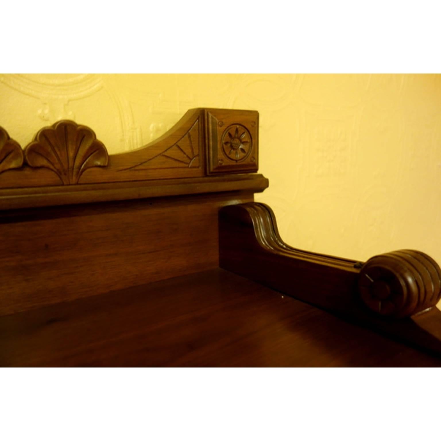 19th Century Victorian Dresser In Good Condition For Sale In Fair Oaks, CA