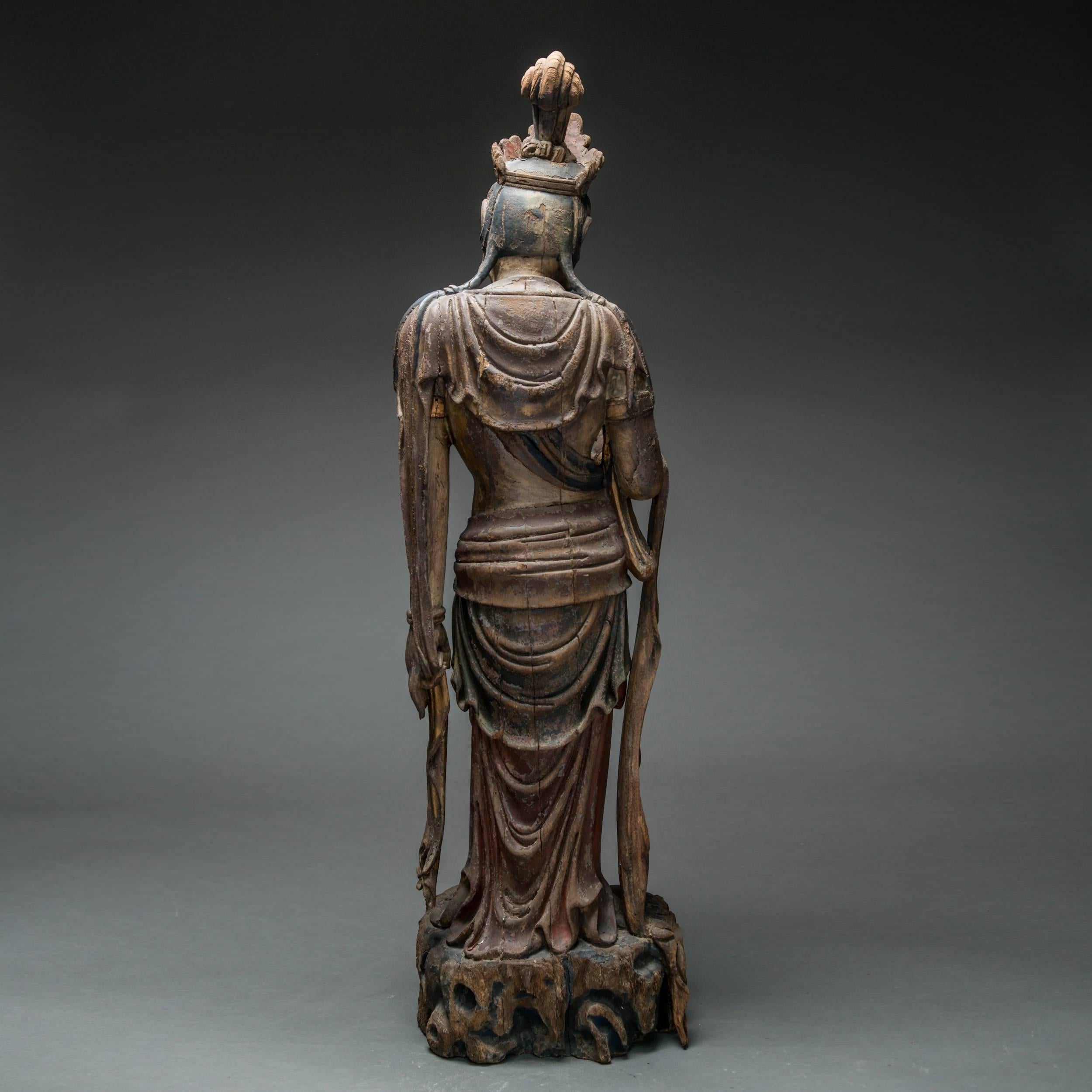 Carved Ming Dynasty Lacquered Wood Sculpture of Guanyin For Sale