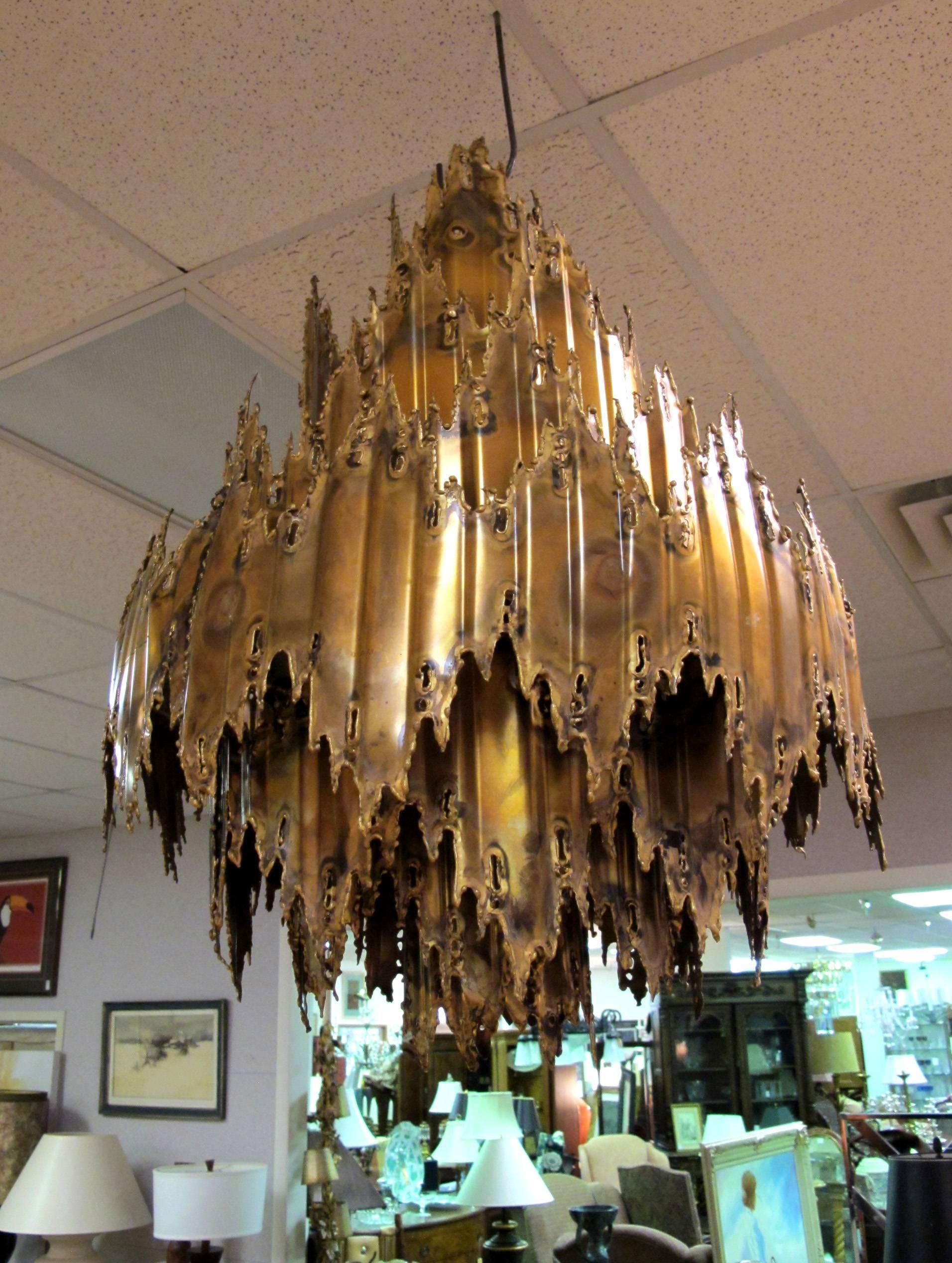 Brutalist Tourch Cut Chandelier In Good Condition For Sale In Cleveland, OH