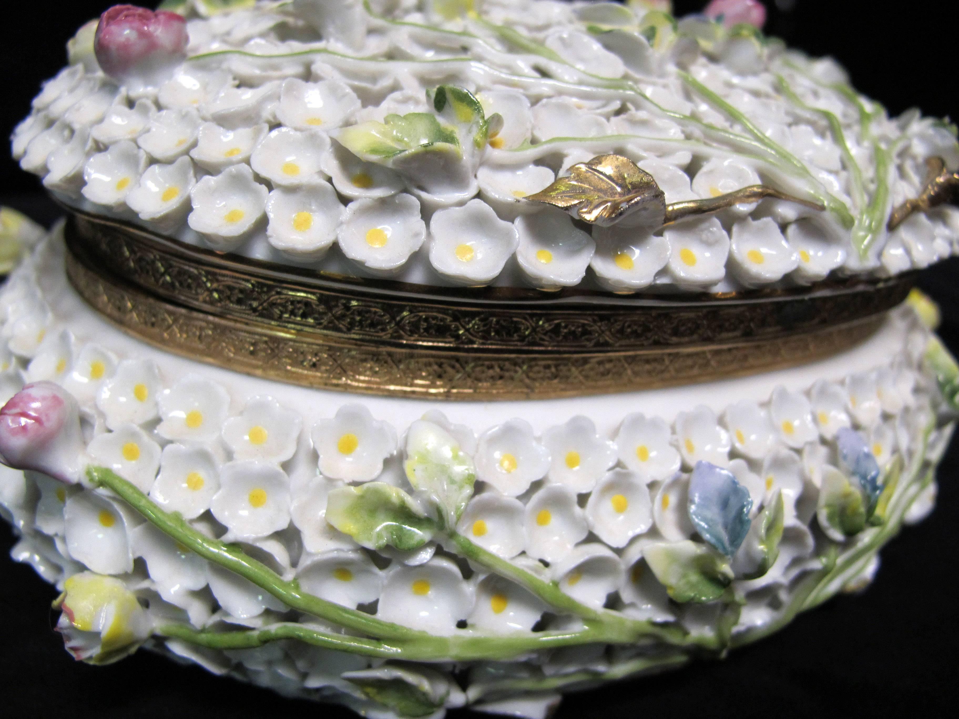 Dresden Porcelain Hinged Dresser Box For Sale 1