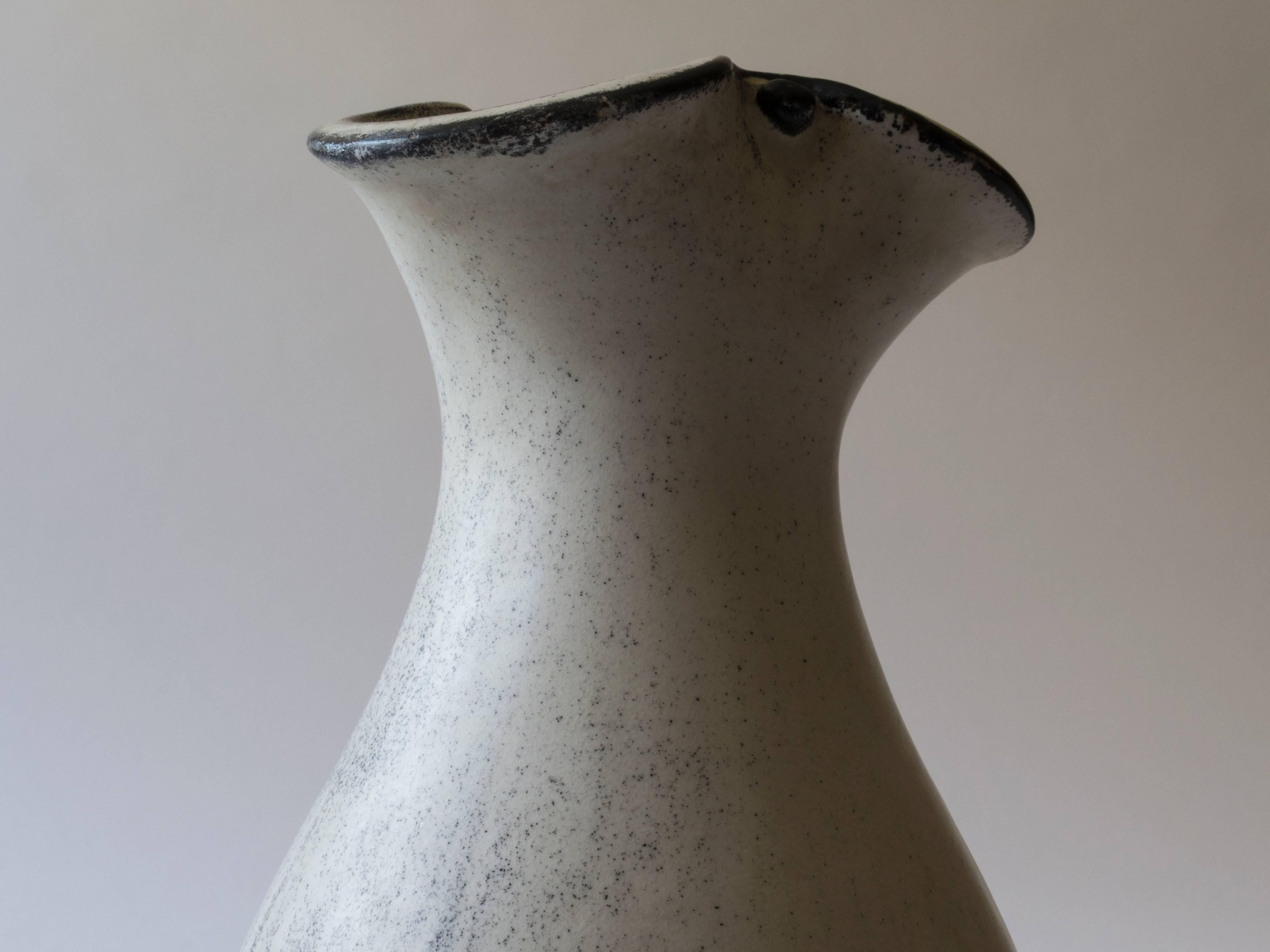 Danish Svend Hammershøi for Kähler, Rare Three-Lobed Black & White Glazed Ceramic Vase