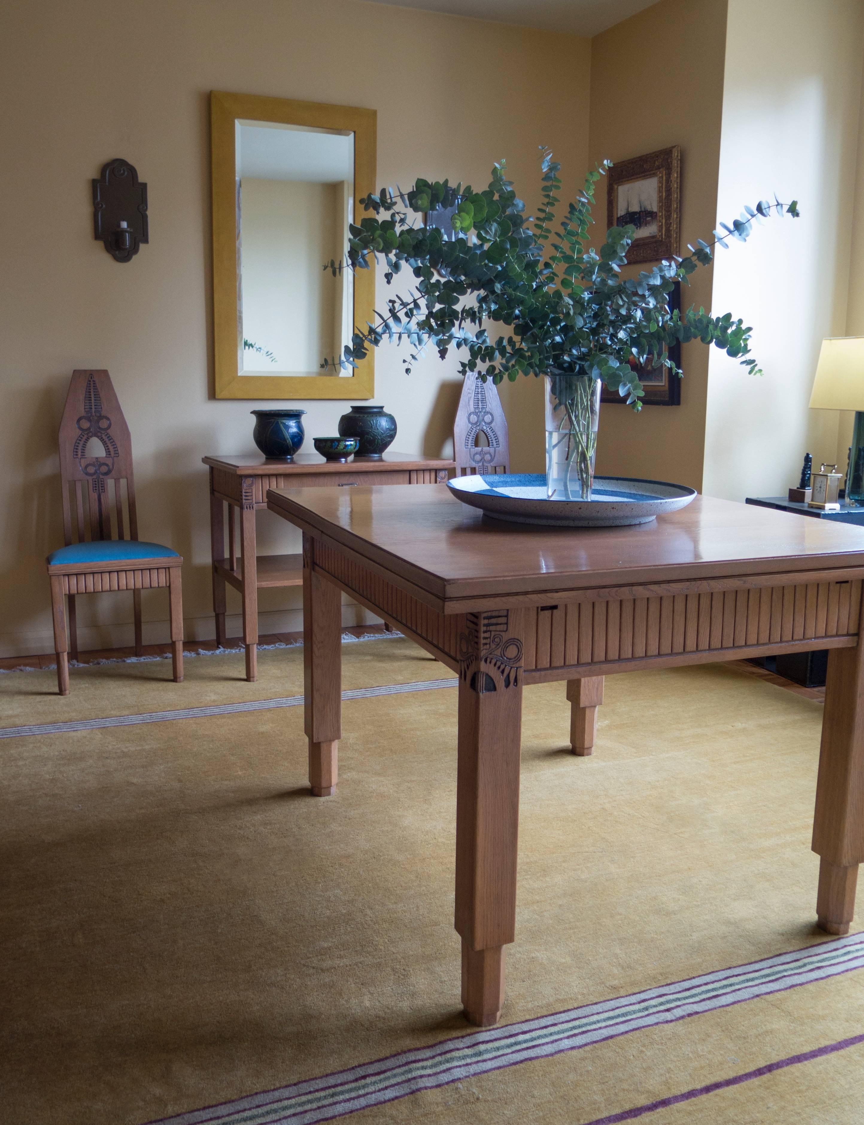 Manner of Eliel Saarinen, Finnish Intricately Carved Oak Jugend Expandable Table For Sale 1