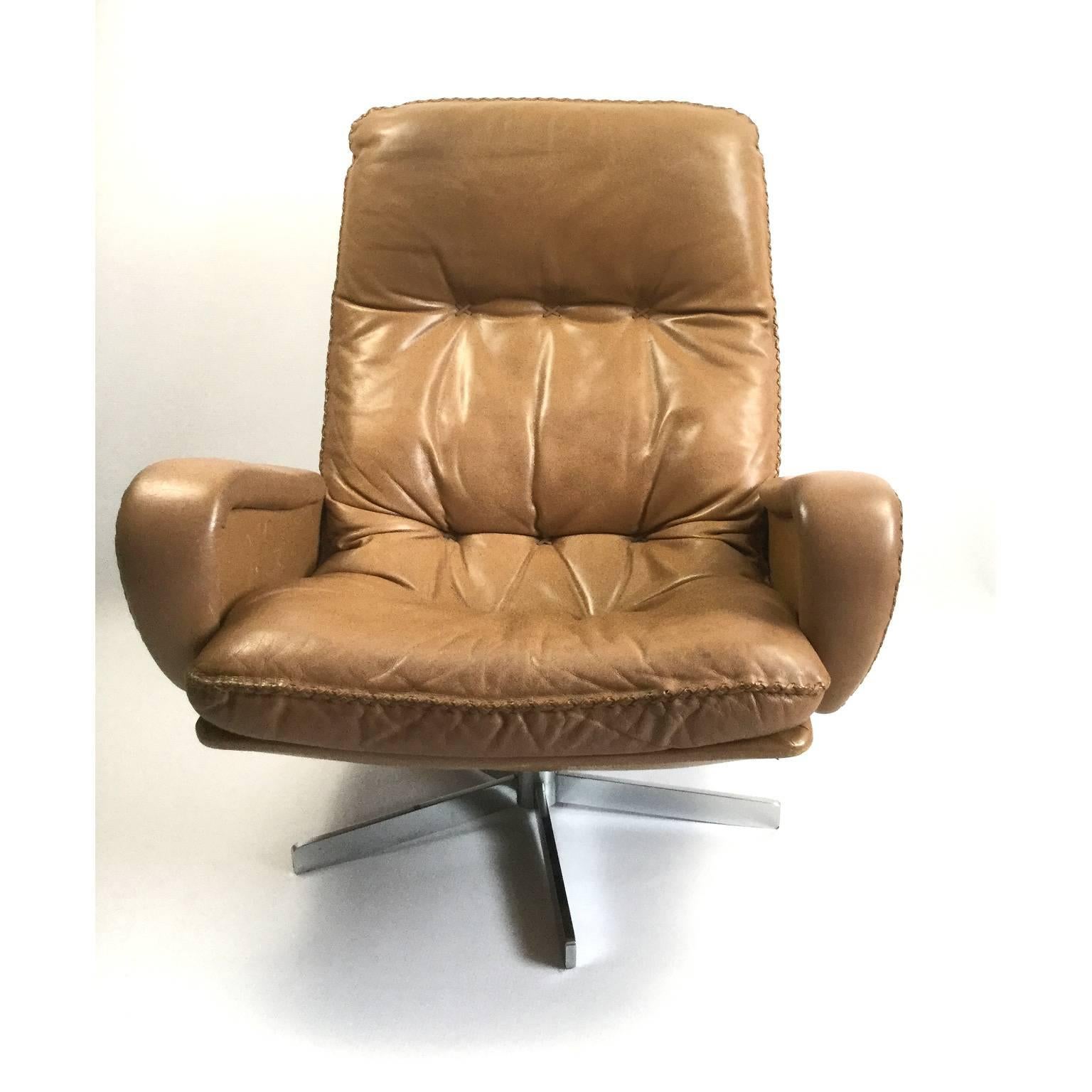 Paire de fauteuils De Sede S231 James Bond avec pouf, années 1960 en vente 1