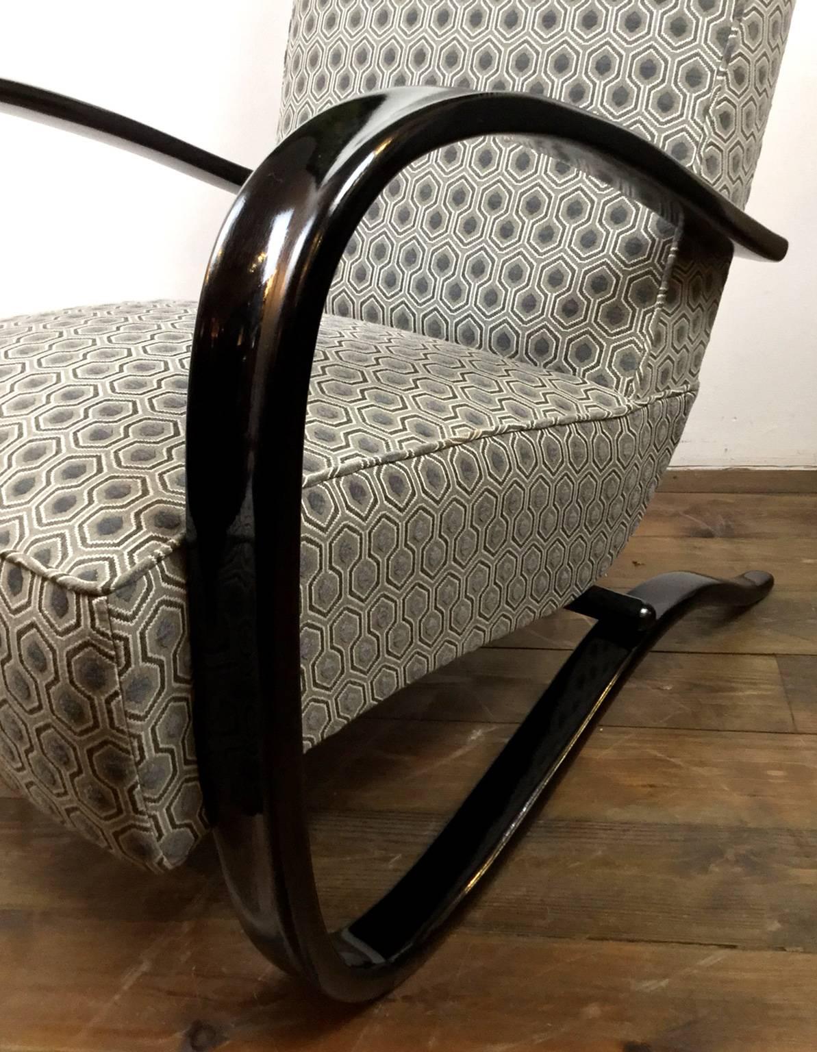 Czech Jindrich Halabala pair of lounge chairs H269 For Sale