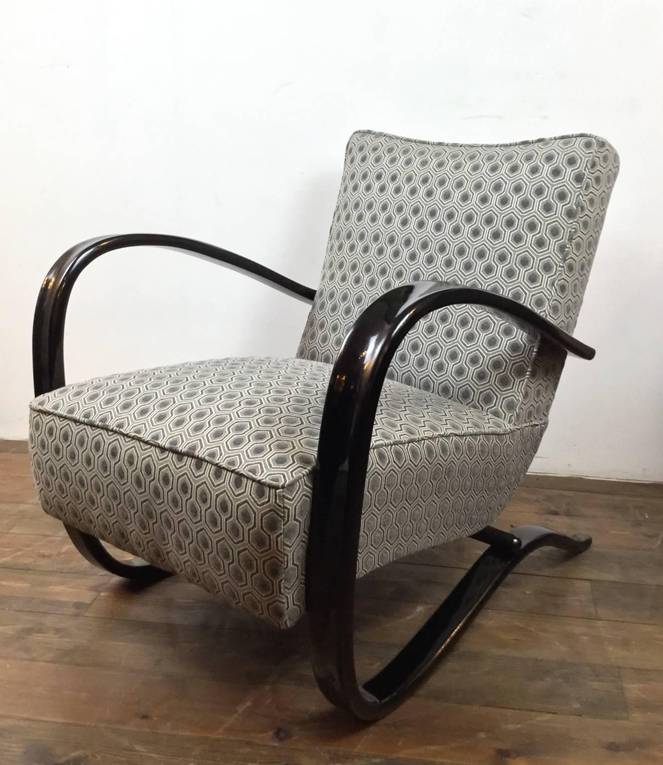 Jindrich Halabala pair of lounge chairs H269 For Sale 2