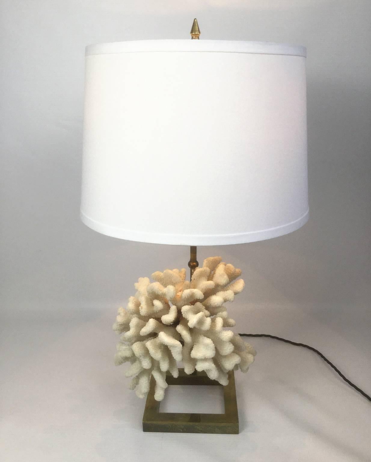 Mid-Century Modern 1970s Coral Brass Table Lamp For Sale