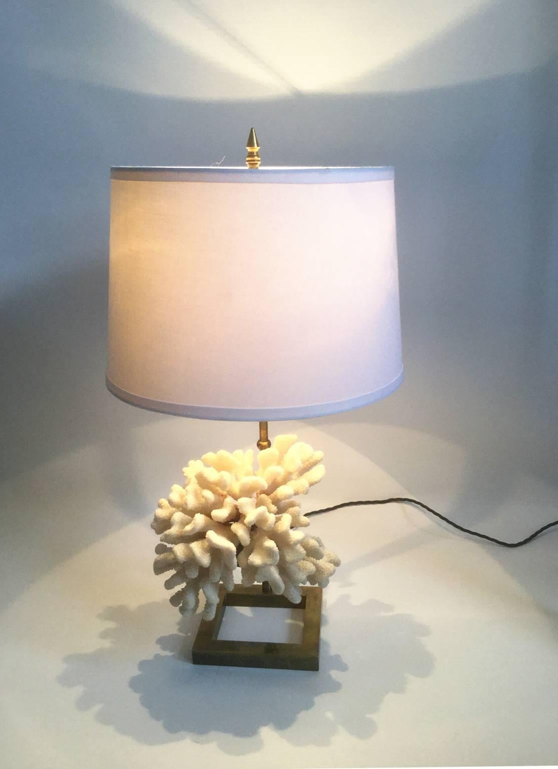 1970s Coral Brass Table Lamp For Sale 2