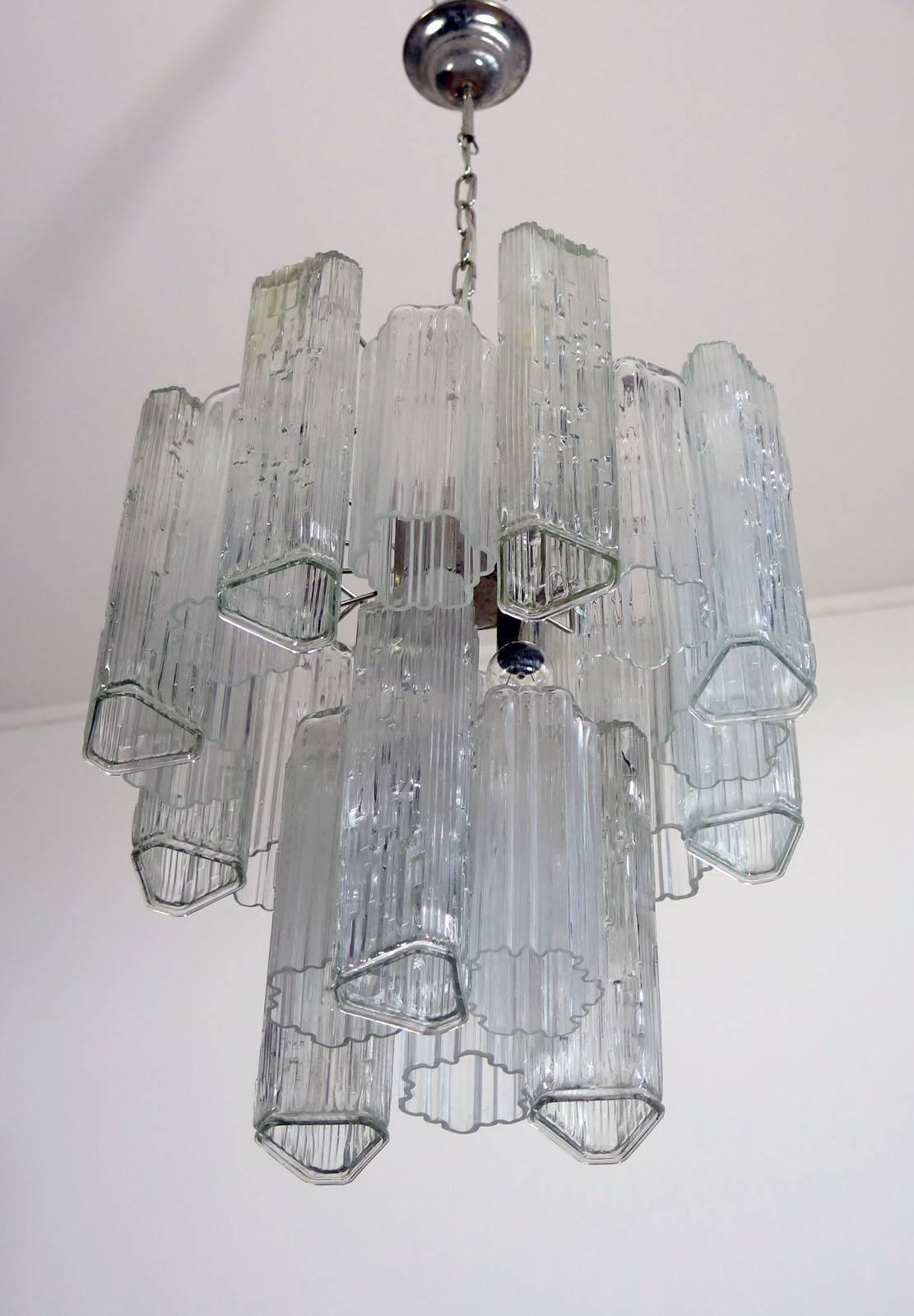 Murano Glass Chandelier in Italy In Excellent Condition For Sale In London, GB
