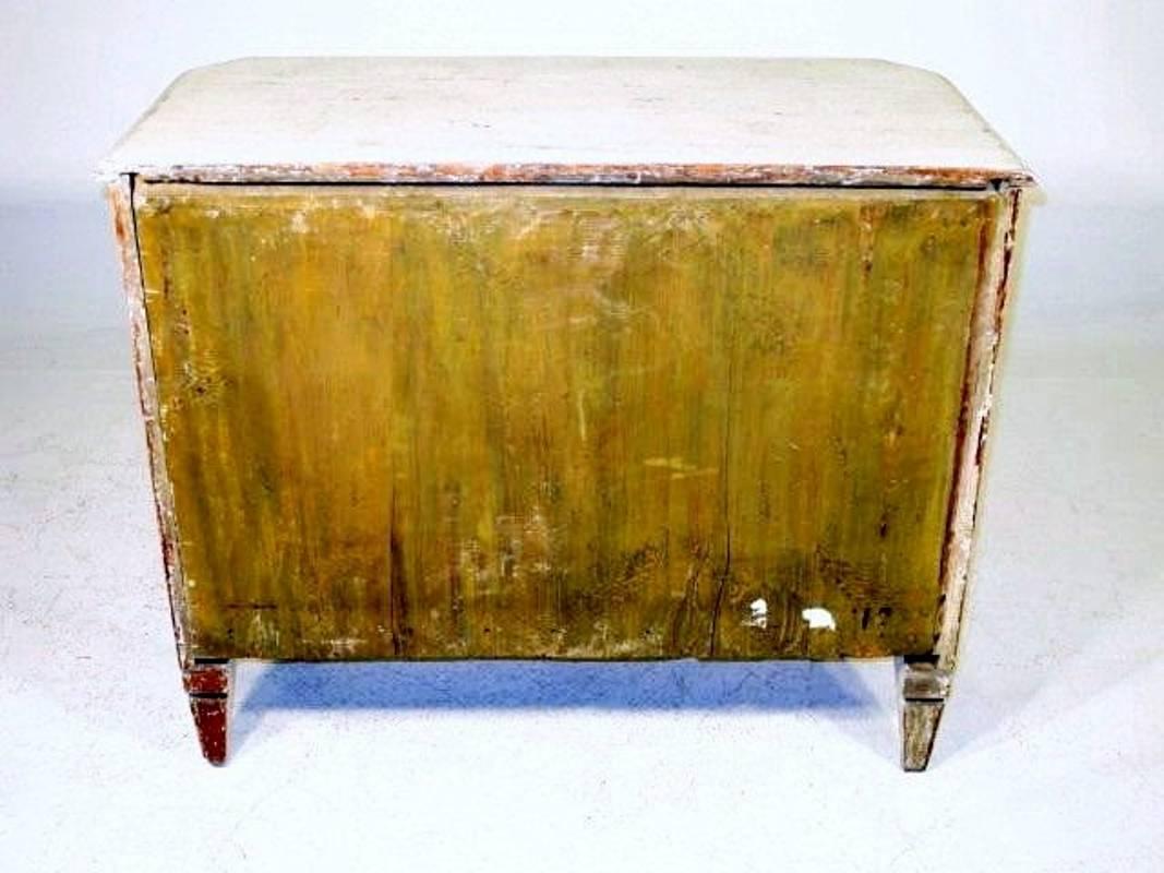 Swedish Gustavian Period Antique Painted Chest of Drawers, 18th Century For Sale 2