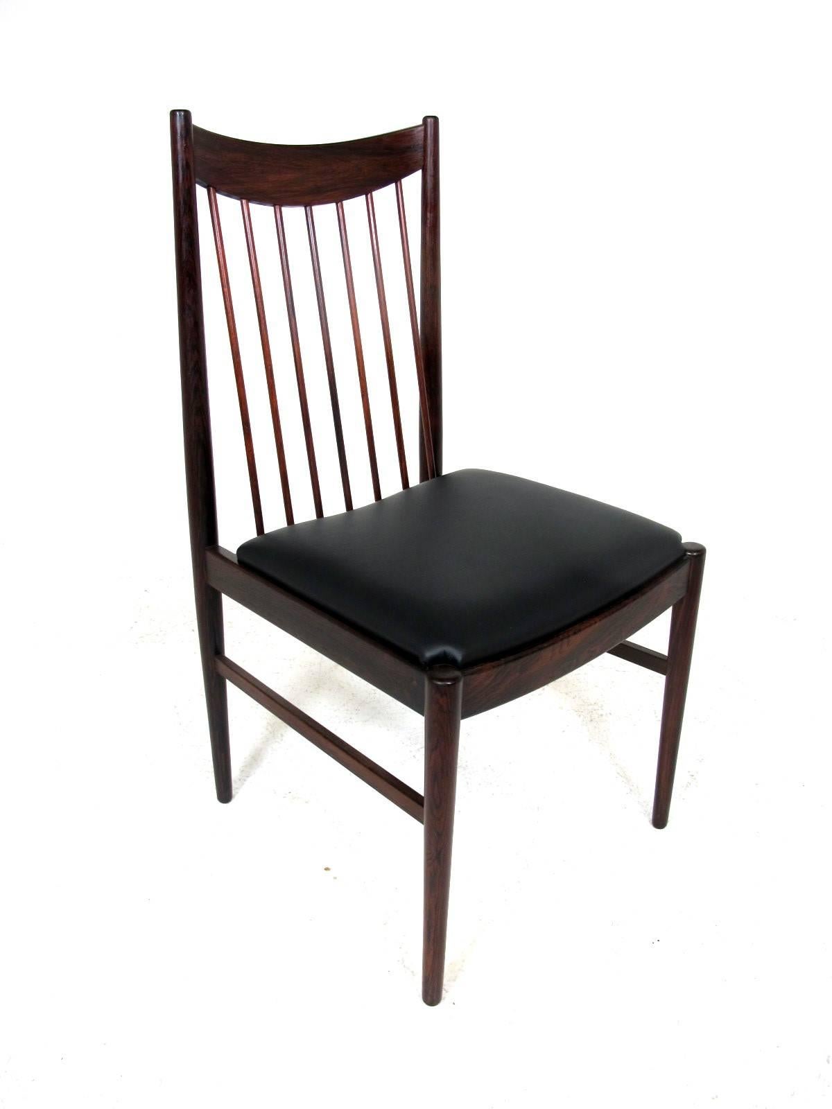 Scandinavian Modern Beautiful Set of Six Rosewood High Back Dining Chairs, Model 422, Arne Vodder For Sale