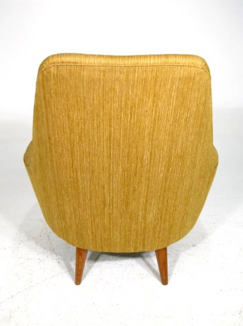 Mid-20th Century Beautiful Swedish Upholstered Lounge Chair, 1940s
