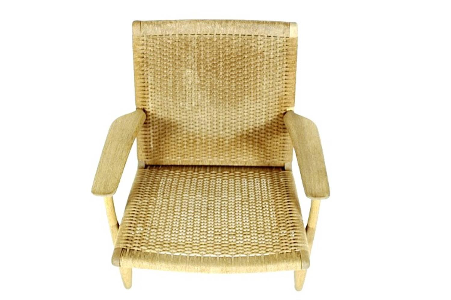Mid-20th Century Hans J Wegner CH25 Lounge Chair in Oak and Papercord, 1950s