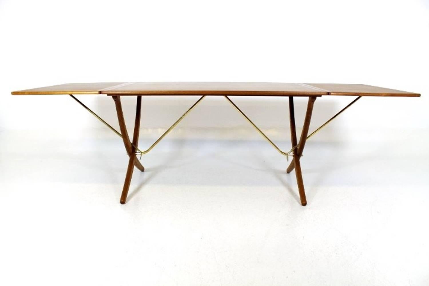 Danish AT-304 Scandinavian Vintage Hans J Wegner Sabre-Leg Dining Table in Teak, Oak For Sale