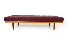 Scandinavian Daybed Model GE19 Hans J. Wegner for GETAMA Oak and Brass
