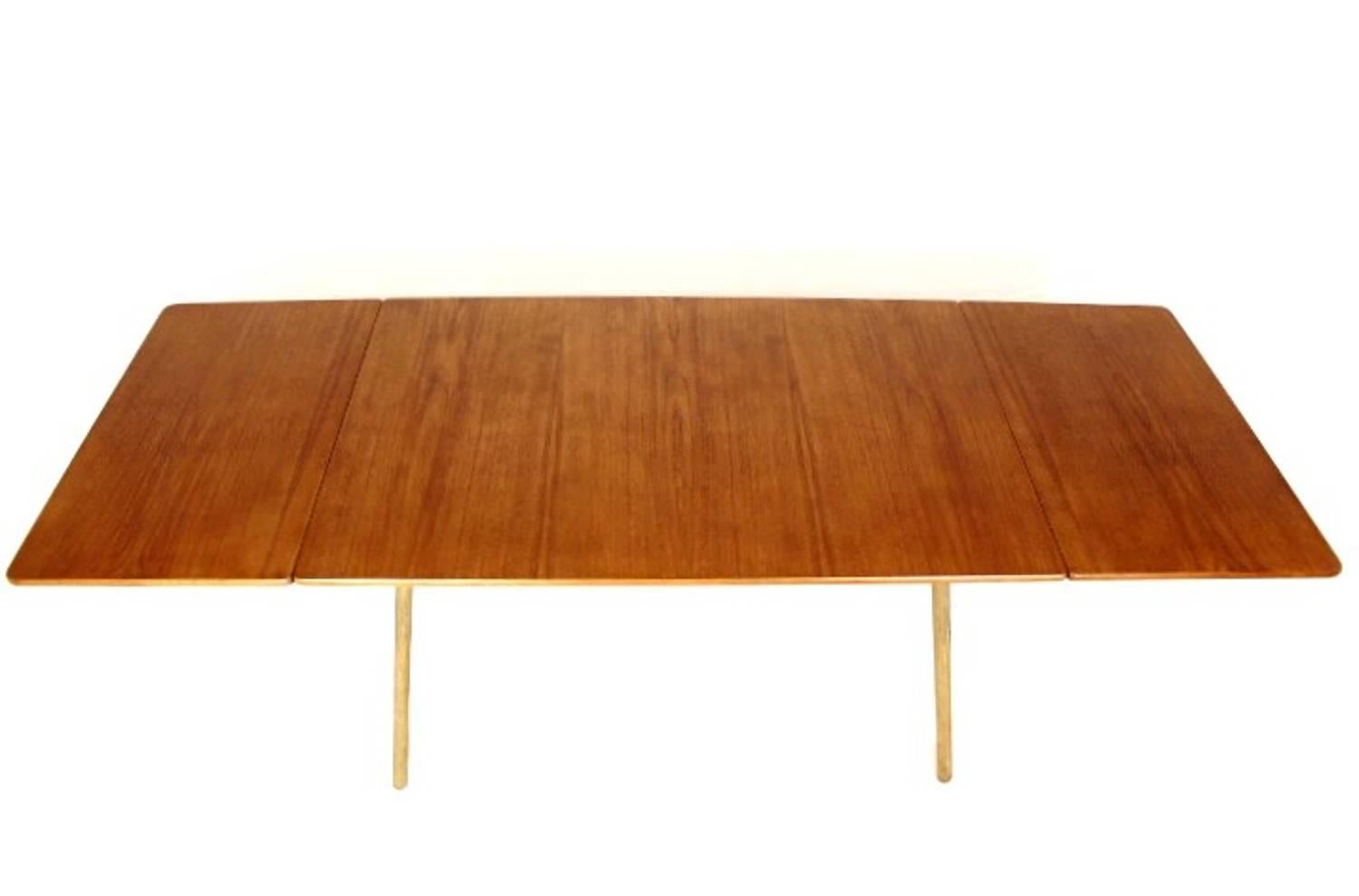 Oak Scandinavian Dining Table with Cross-Leg, At-309 Hans J Wegner for Andreas Tuck For Sale