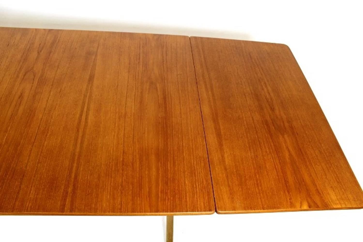 Scandinavian Dining Table with Cross-Leg, At-309 Hans J Wegner for Andreas Tuck For Sale 2