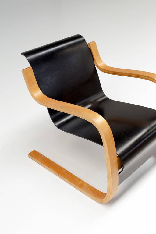 Early version of the model 31 by Aalto.
Provenance: A collection in Zurich, Switzerland.