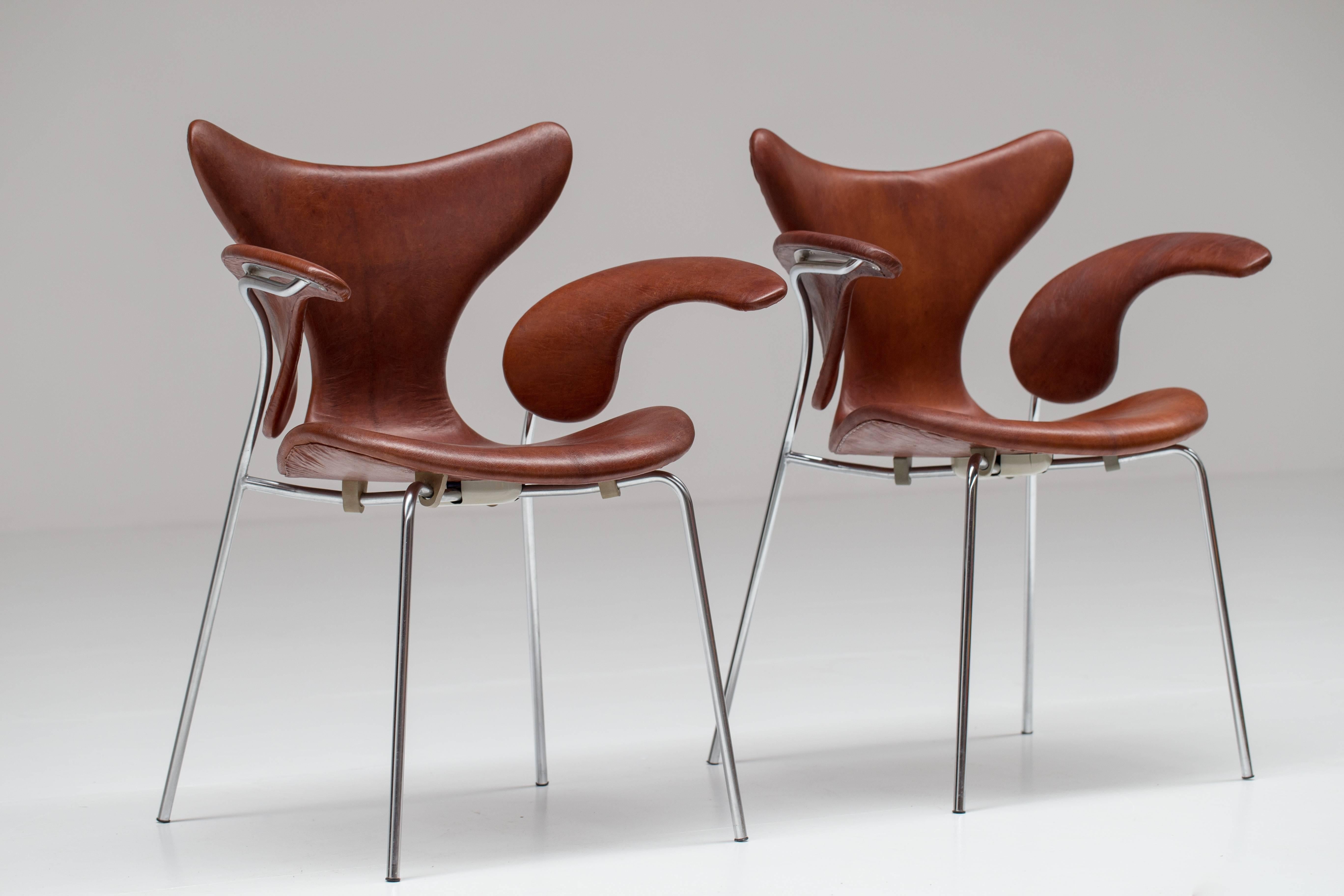 Late 20th Century Pair of Leather Seagull Chairs For Sale