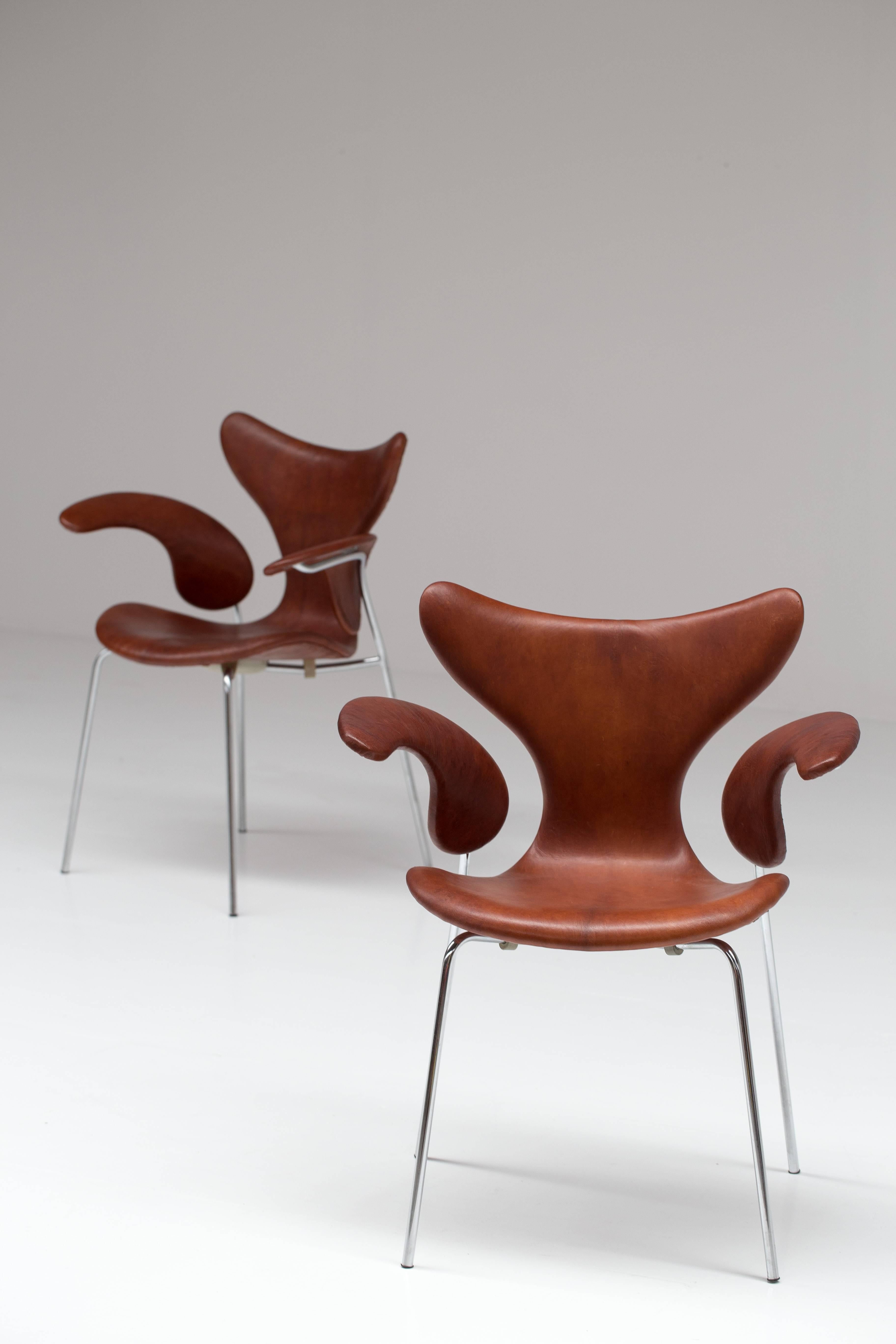 Pair of Leather Seagull Chairs In Excellent Condition For Sale In Brugge, BE
