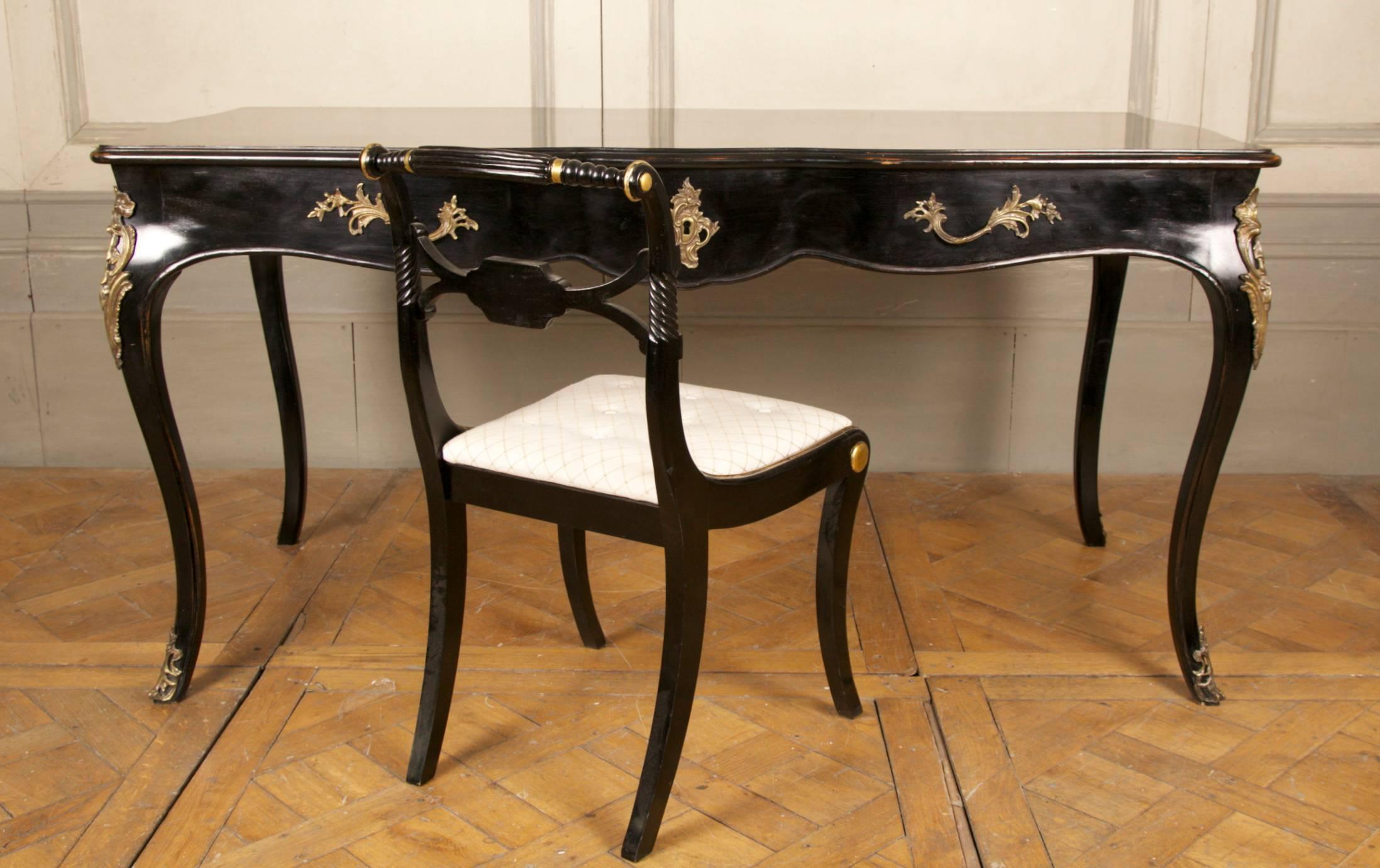 Louis XV Writing Desk or Vanity Table In Excellent Condition In London, Park Royal
