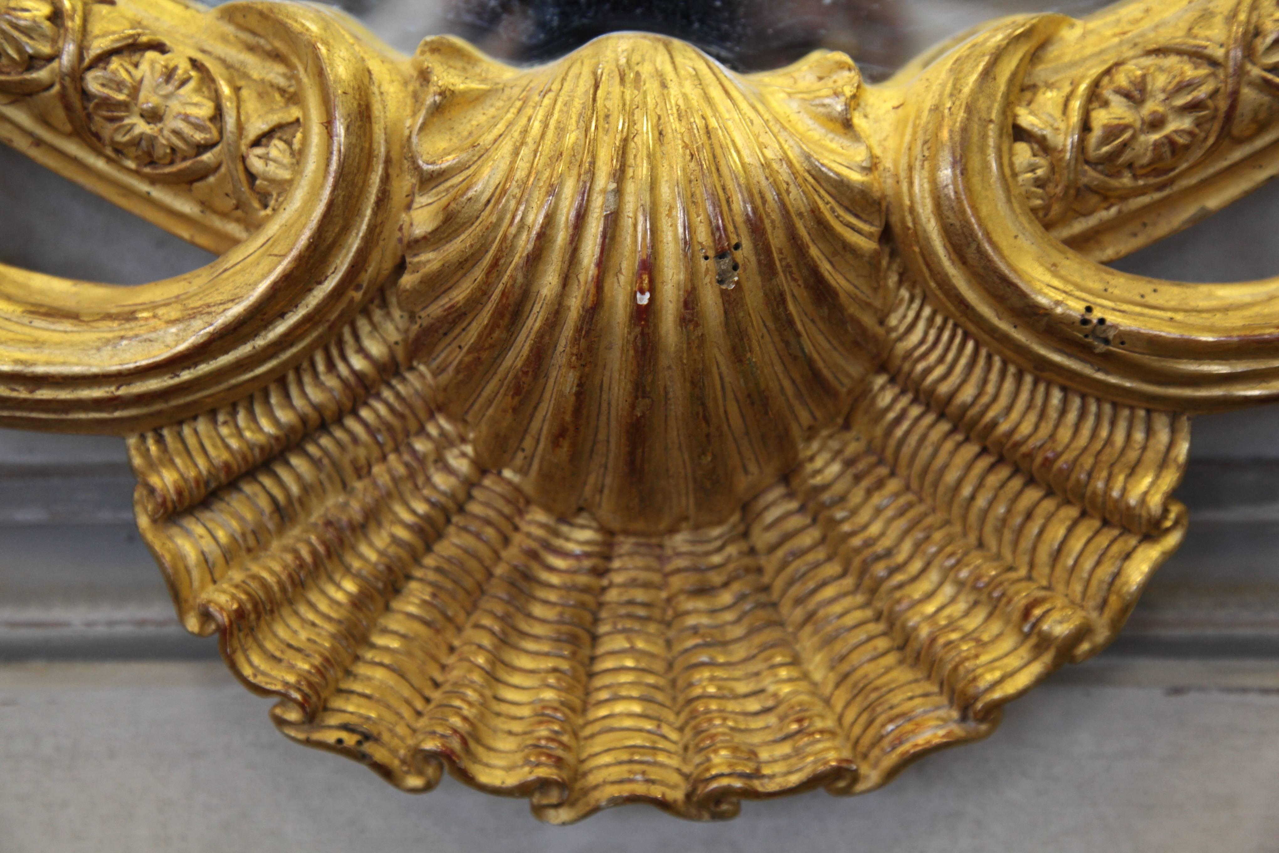 Sculpté à la main Miroir en bois doré de style George IV reproduit par La Maison London en vente